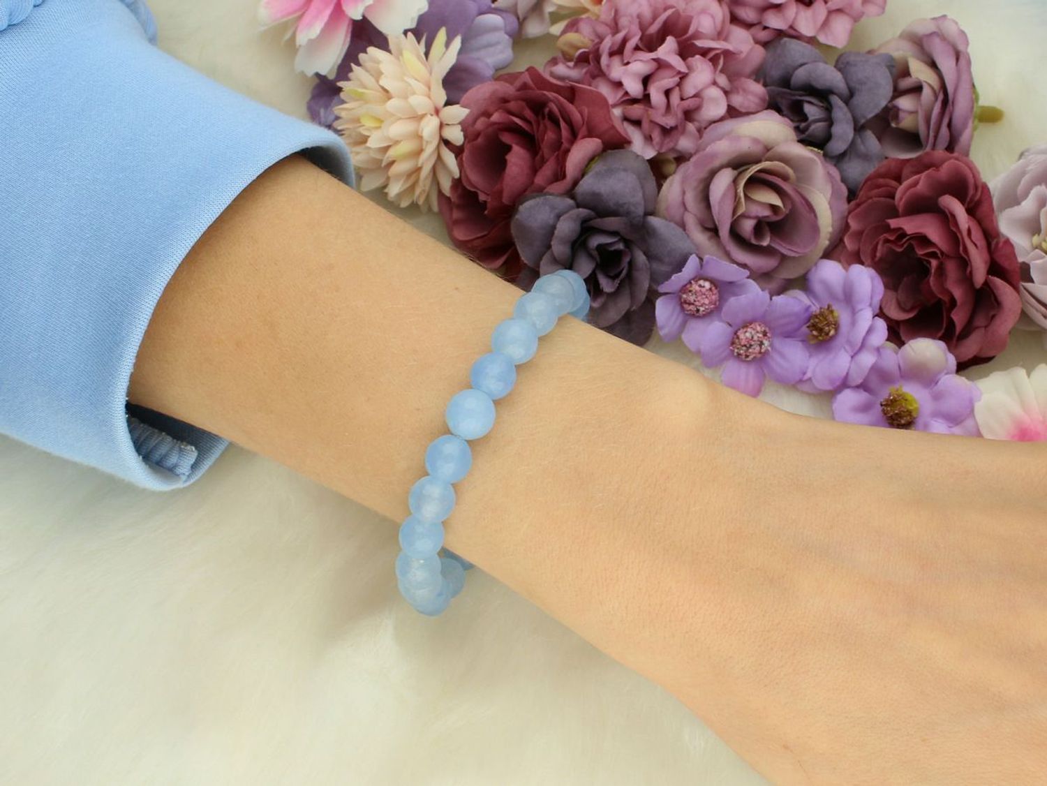 Bransoletka z błękitnych fasetkowanych kamieni syntetycznych 8 mm. Model DIA-BRA-6128-INNE, długość 18,5 cm, obwód wewnętrzny 15 cm. Stylowa i kobieca.1.jpg