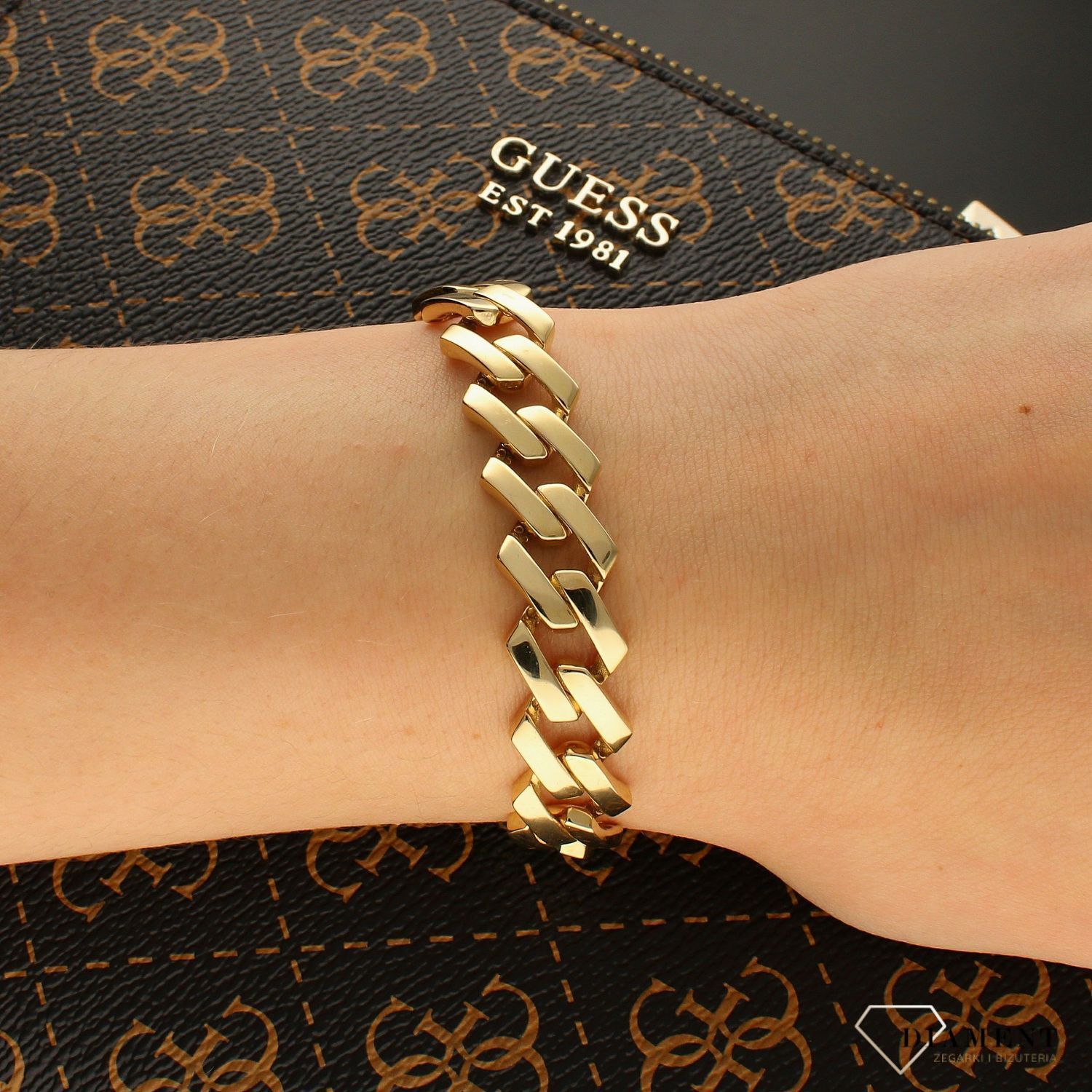 Złota bransoletka 585 pancerka o kwadratowych krawędziach DIA-BRA-6194-585. Złota bransoletka damska. Złota bransoletka pancerka. Złota bransoletka grube oczka. Złota bransoletka idealna dla kobiety. Złot (1).jpg