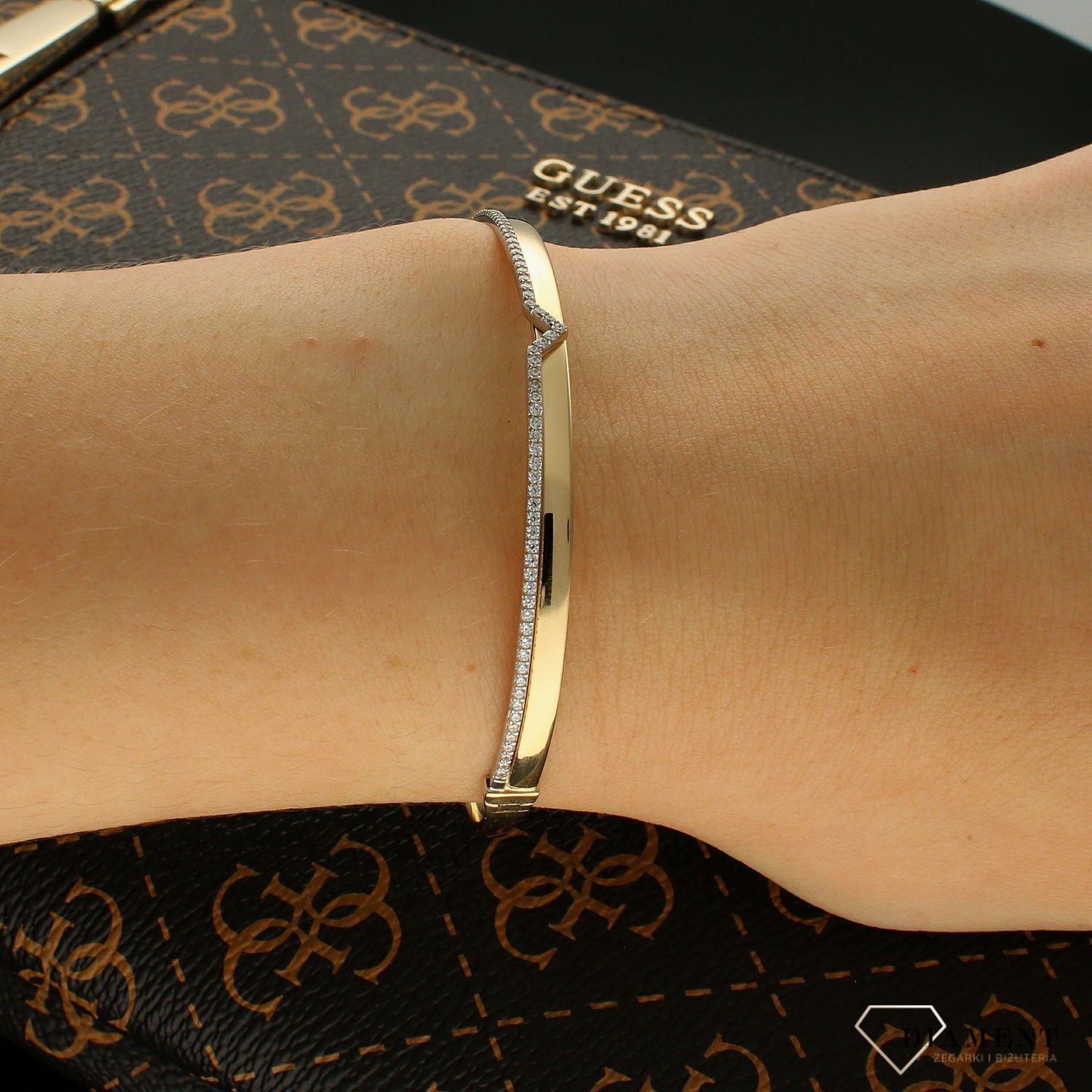 Bransoletka złota sztywna z pasmem cyrkonii DIA-BRA-6208-585.  Złota bransoletka damska z cyrkoniami. Bransoletka damska złota. Bransoletka złota sztywna z cyrkonią. B (1).jpg