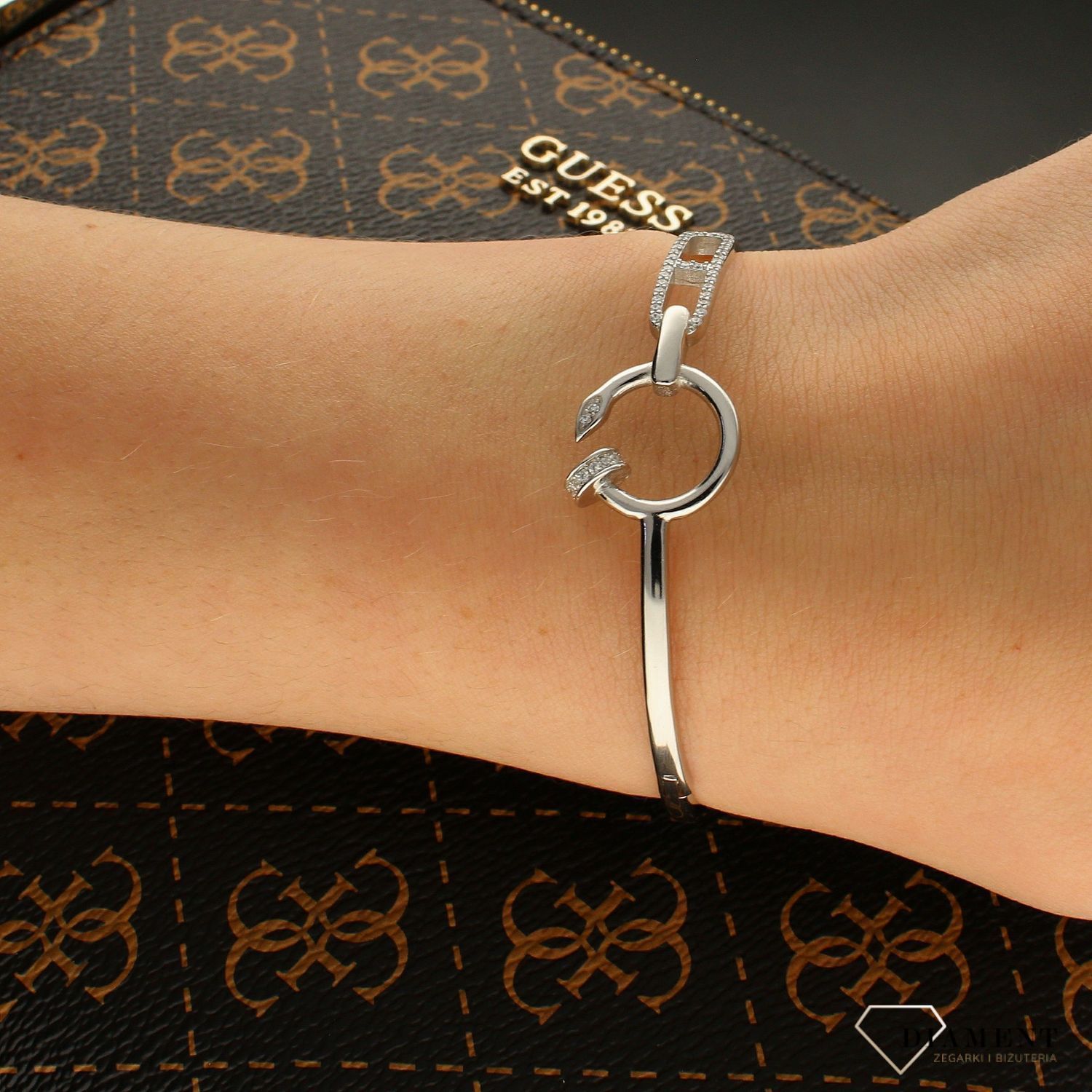 Srebrna bransoletka sztywna Gwoźdź Szanel z cyrkoniami DIA-BRA-6274-925. Srebrna bransoletka. Bransoletka sztywna. Bransoletka srebrna sztywna z cyrkoniami. Bransoletka sztyw.jpg