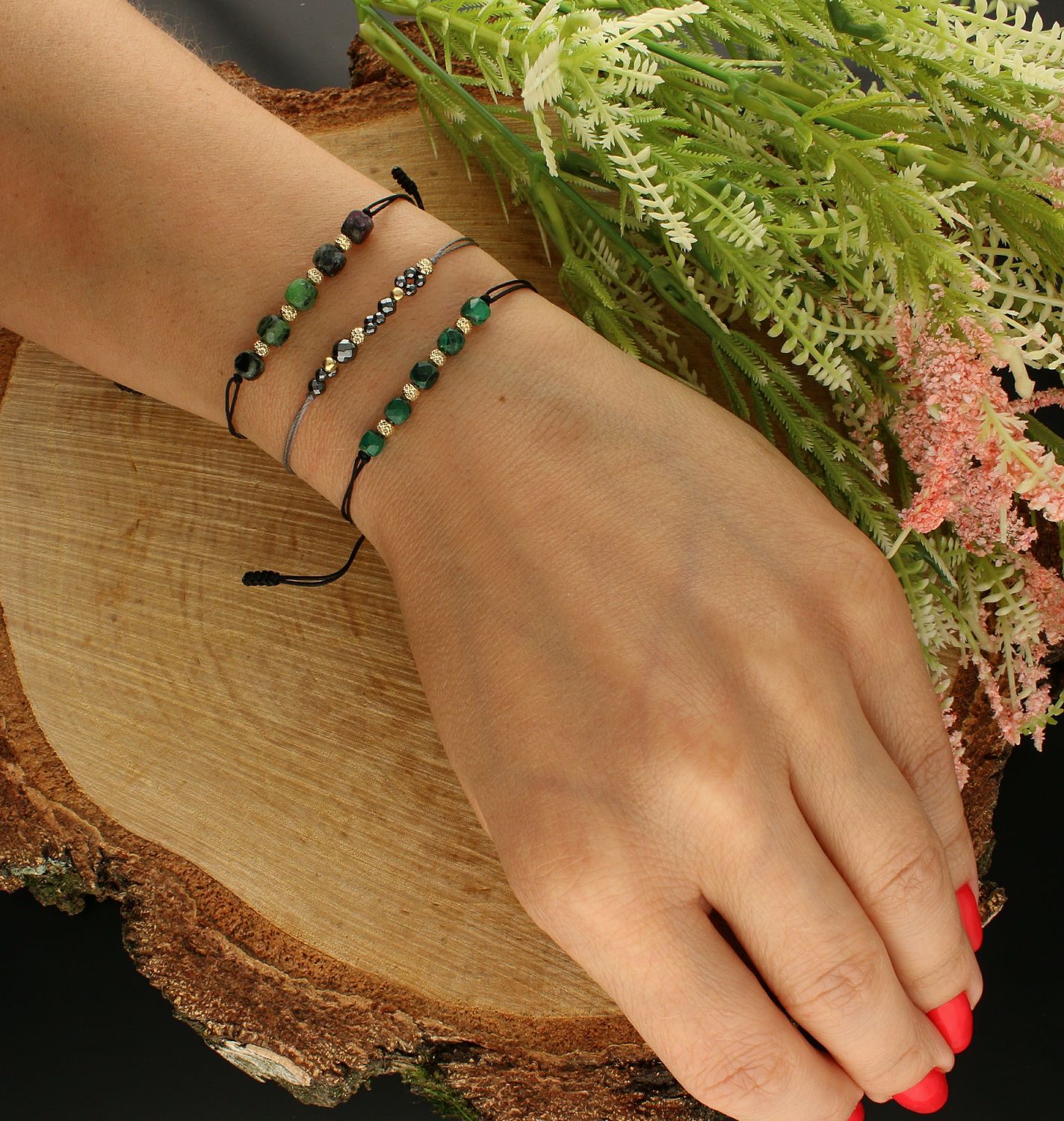 Bransoletka złota na sznureczku z kamieniem naturalnym Zoisyt DIA-BRA-6430-585.  Złota bransoletka z kamieniem naturalnym. Bransoletka na sznureczku. Brans.jpg