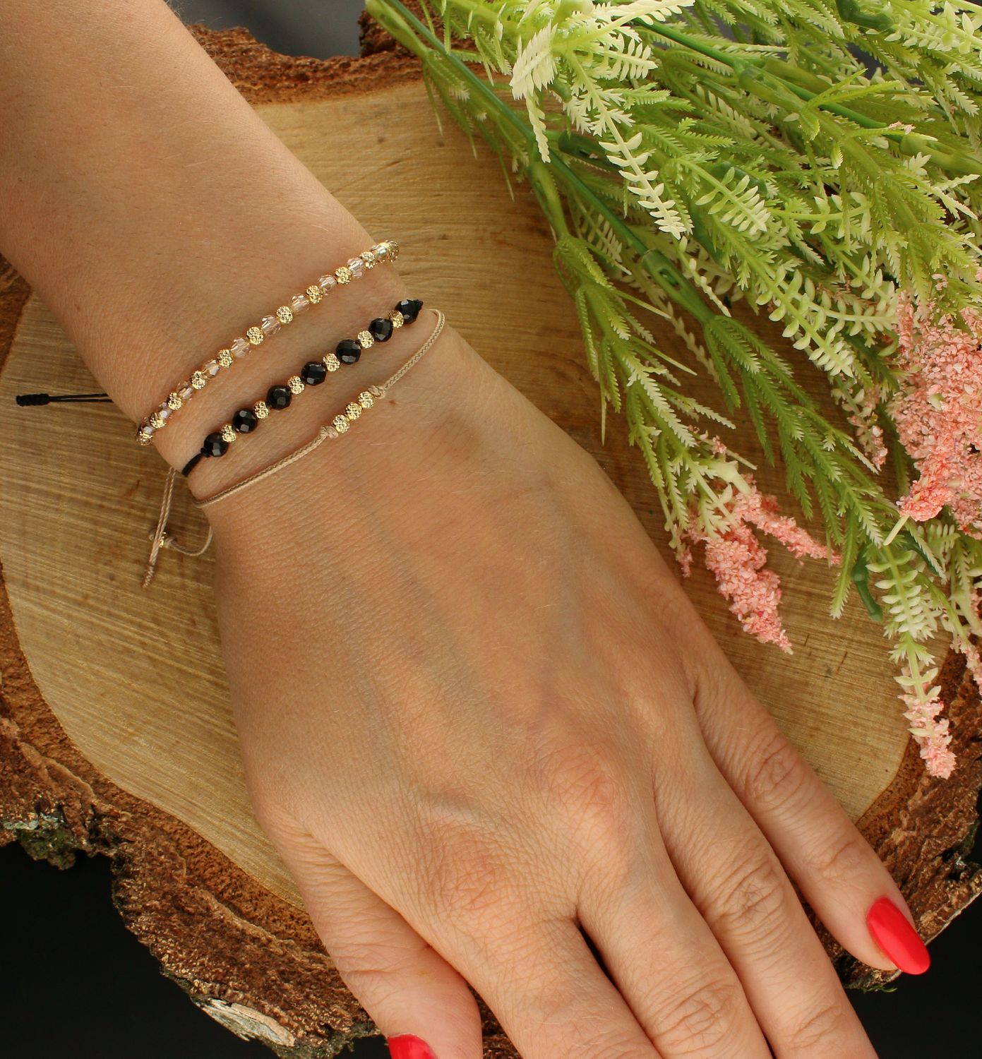 Bransoletka złota na sznureczku z kamieniem naturalnym Spinel DIA-BRA-6456-585. Bransoletka ze spinelem. Bransoletka złota na sznurku. Bransoletka złota z kamieniem natural na prezent..jpg