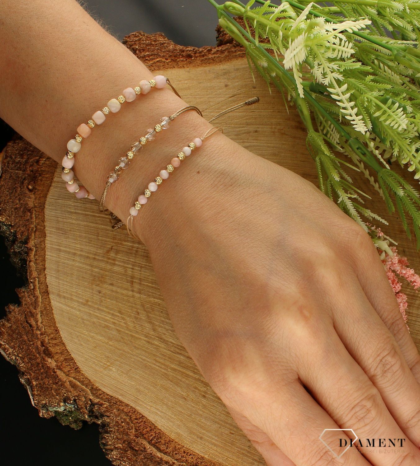 Bransoletka na sznureczku ze złotymi kuleczkami DIA-BRA-6460-585. Bransoletka z kryształkami. Bransoletka złota na sznurku. Bransoletka ze złotem. Bransoletka złota damska idealna na pre.jpg