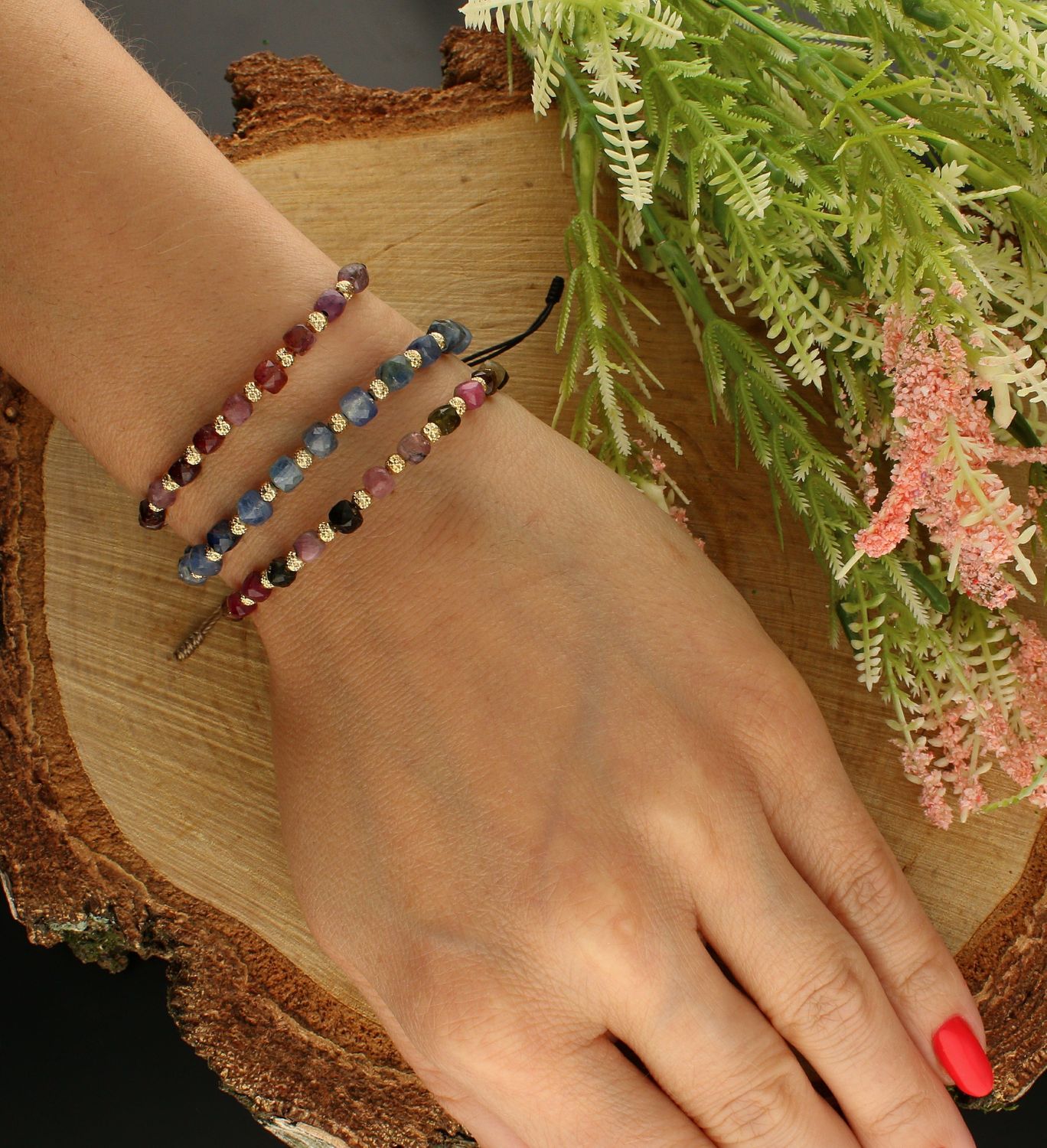 Bransoletka złota na sznureczku z kamieniem naturalnym Turmalin DIA-BRA-6467-585. Złota bransoletka z kamieniem naturalnym. Bransoletka na sznureczku. Bransolekulkami złota..jpg