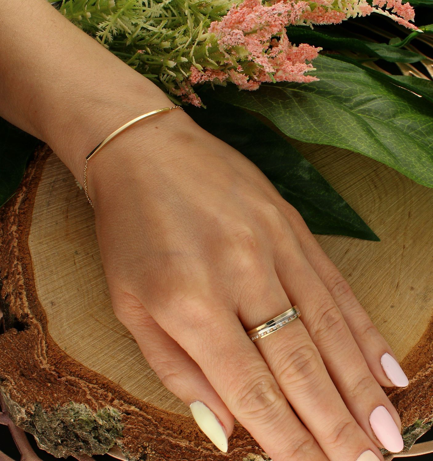 Bransoletka złota 585 celebrytka z gładkim elementem DIA-BRA-6530-585. Bransoletka damska złota. Bransoletka klasyczna złota. Bransoletka złota celebrytka. Złota bransoletka z gładkim elementem. Złota bransoletka na każdą okaz (1).jpg