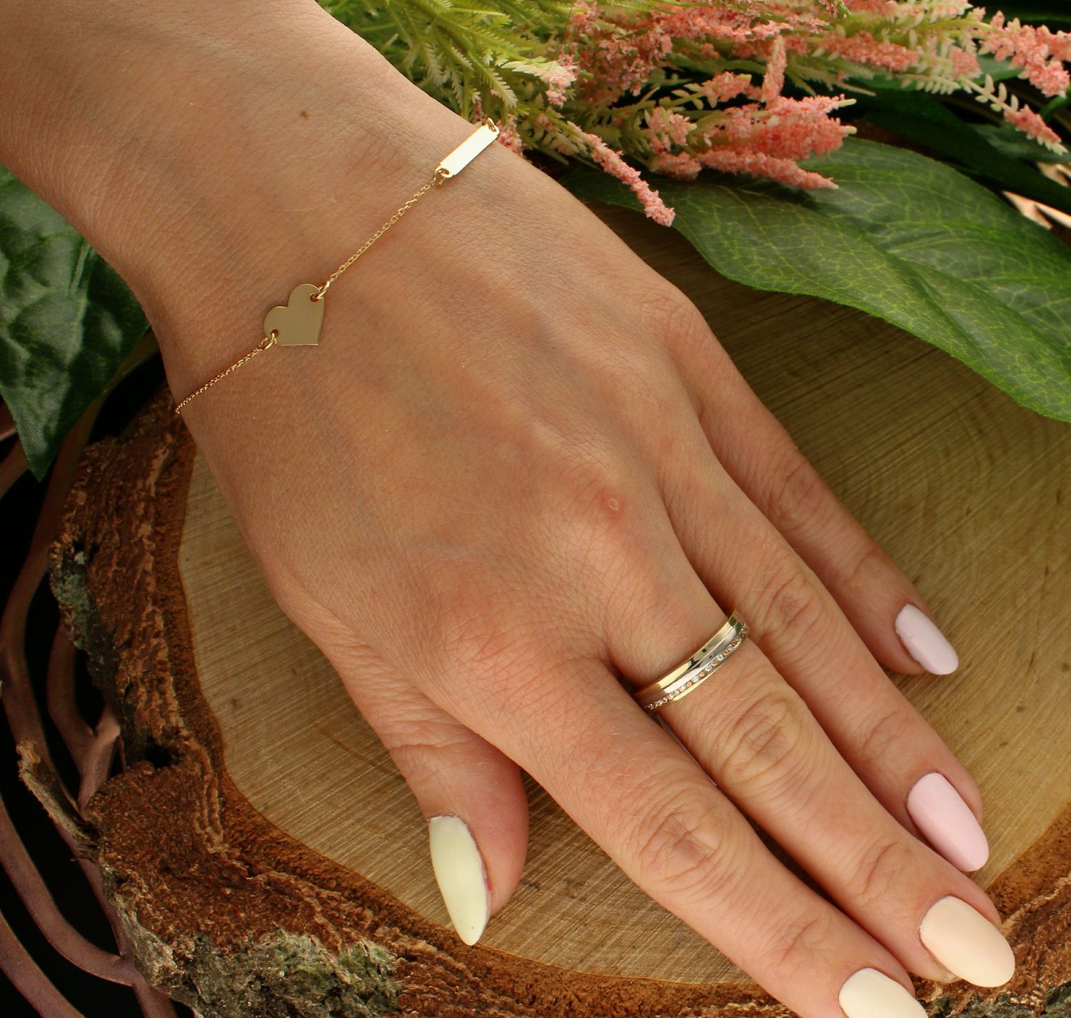 Bransoletka złota 585 celebrytka z sercem DIA-BRA-6531-585. Bransoletka damska złota. Bransoletka klasyczna złota. Bransoletka złota celebrytka. Złota bransoletka z sercem. Złota bransoletka na każdą okazję. Złota bransoletk.jpg