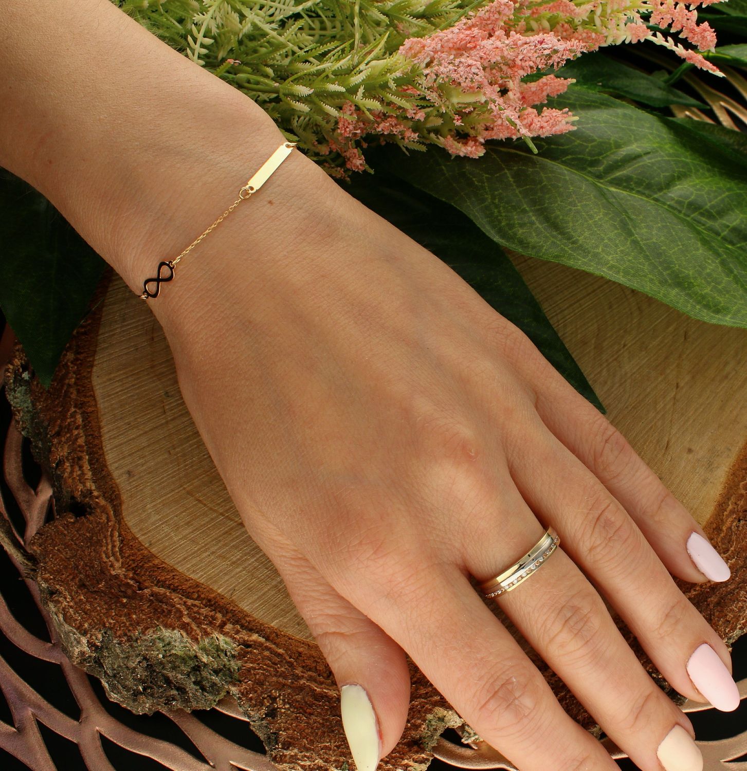 Bransoletka złota 333 celebrytka ze znakiem nieskończoności DIA-BRA-6534-585.  Bransoletka damska złota. Bransoletka klasyczna złota. Bransoletka złota celebrytka. Złota bransoletka ze znakiem nieskończoności. Złota bransole (3).jpg