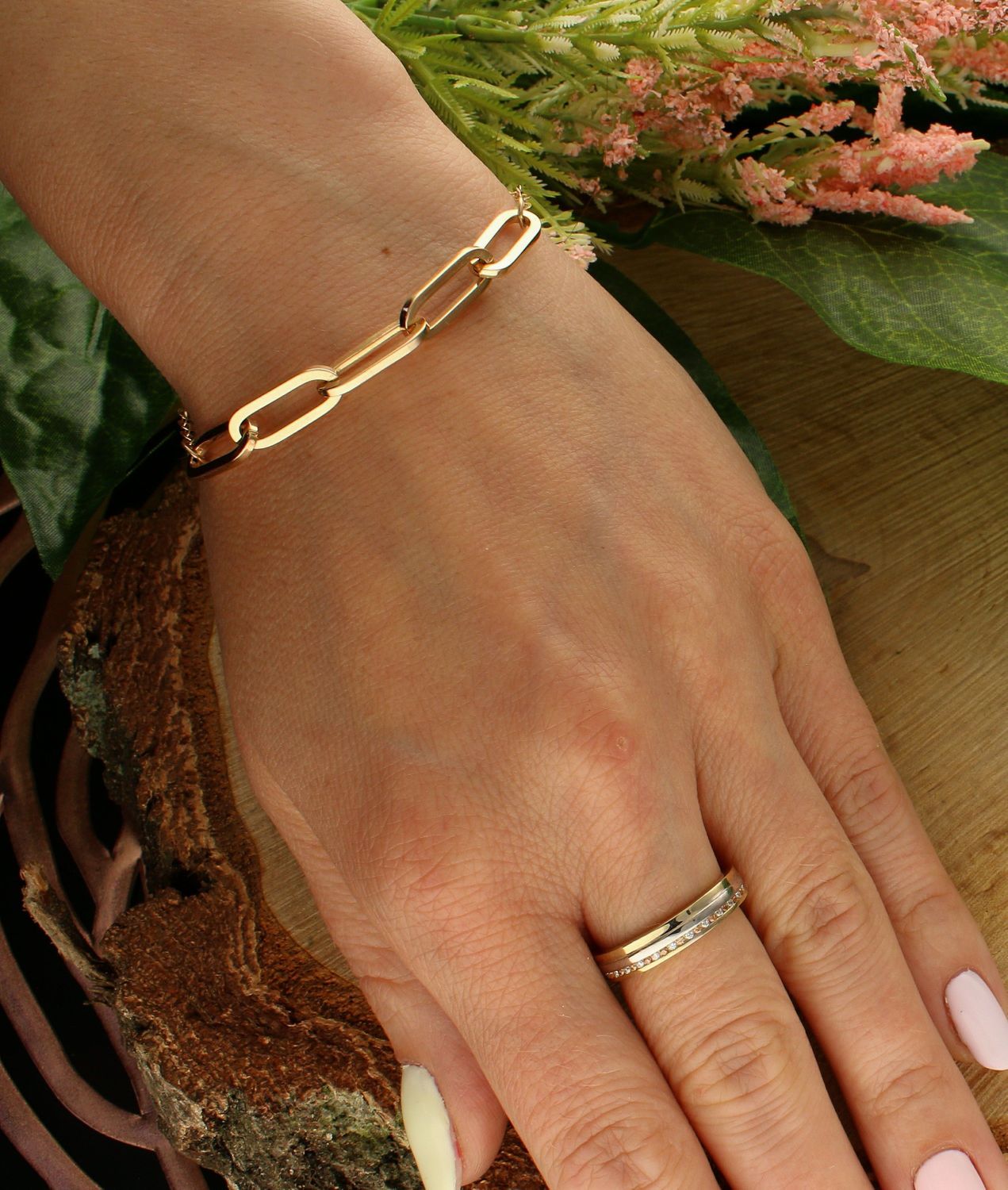 Bransoletka złota 585 celebrytka z podłużnymi oczkami DIA-BRA-6537-585.  Bransoletka damska złota. Bransoletka klasyczna złota. Bransoletka złota celebrytka. Złota bransoletka duże oczka. Złota bransoletka na każdą okazję. Zło (1).jpg