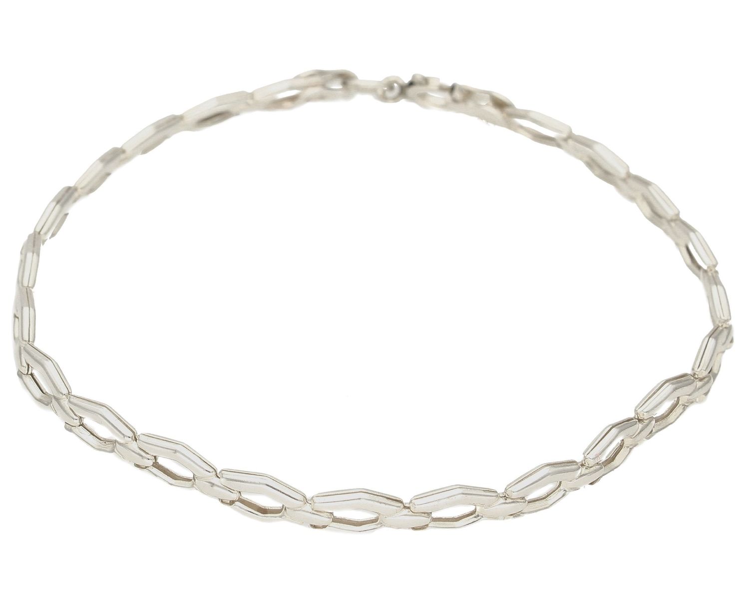 Bransoletka srebrna damska z łączonych rombów B 245. Srebrna bransoletka damska. Bransoletka srebrna klasyczna. Srebrna bransoletka na każdą okazję. Bransoletka idealna na prezent. Bransoletka damska elegancka (2).jpg