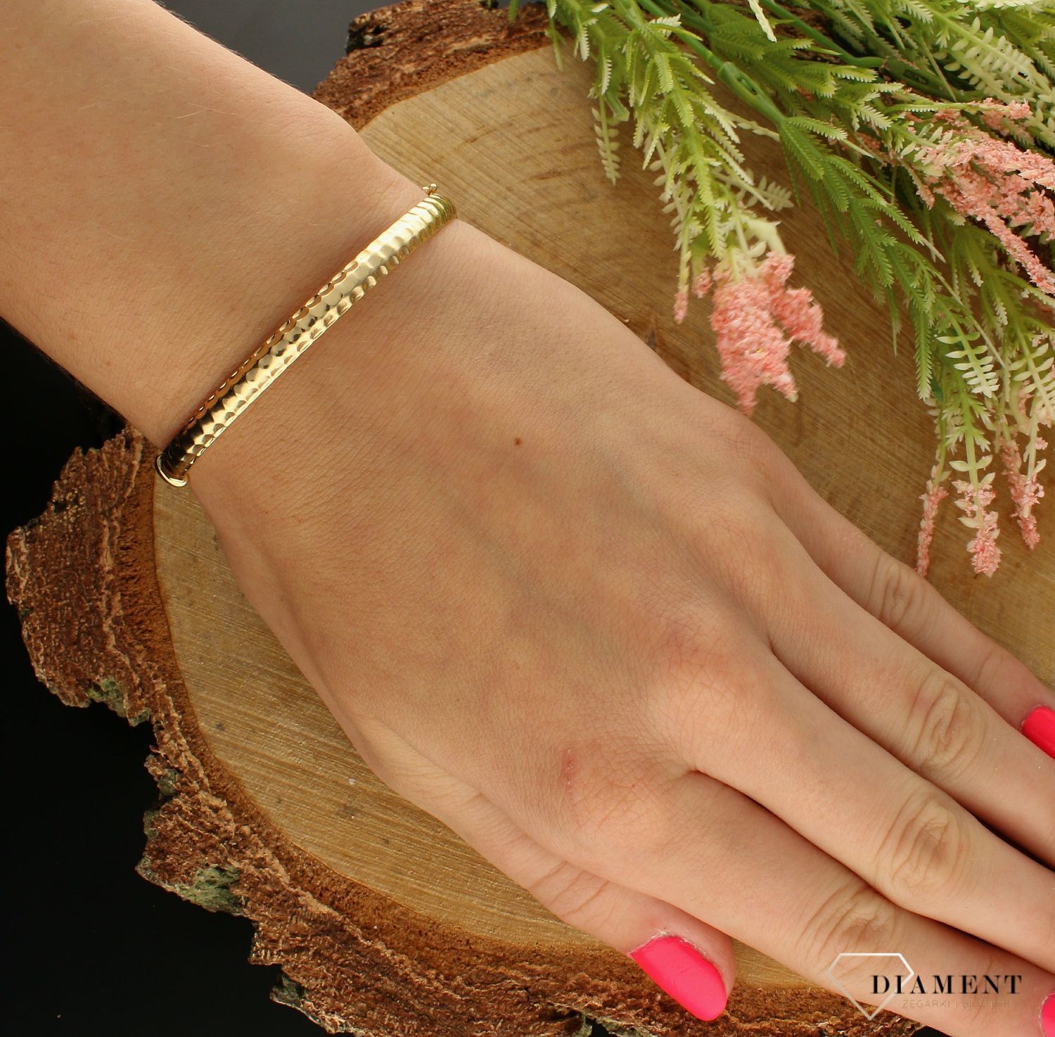 Złota bransoletka sztywna o grawerowanej powierzchni DIA-BRA-7547-585 (2).jpg