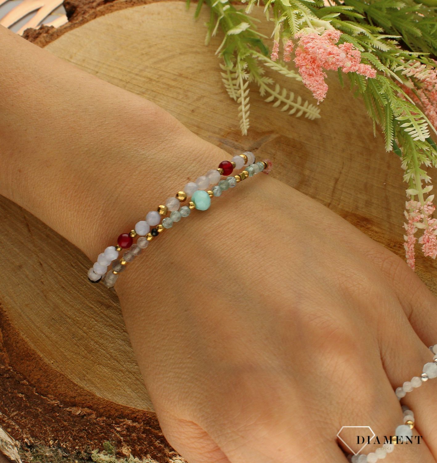 Bransoletka damska z labladorytem, spinelem i opal,kwarcowym DIA-BRA-8024-925.  Urocza bransoletka składająca się z drobnych kamieni naturalnych. Zastosowane kamienie w odcieniach różu i błękitu oprócz pięknego wyglądu posiad (1).jpg