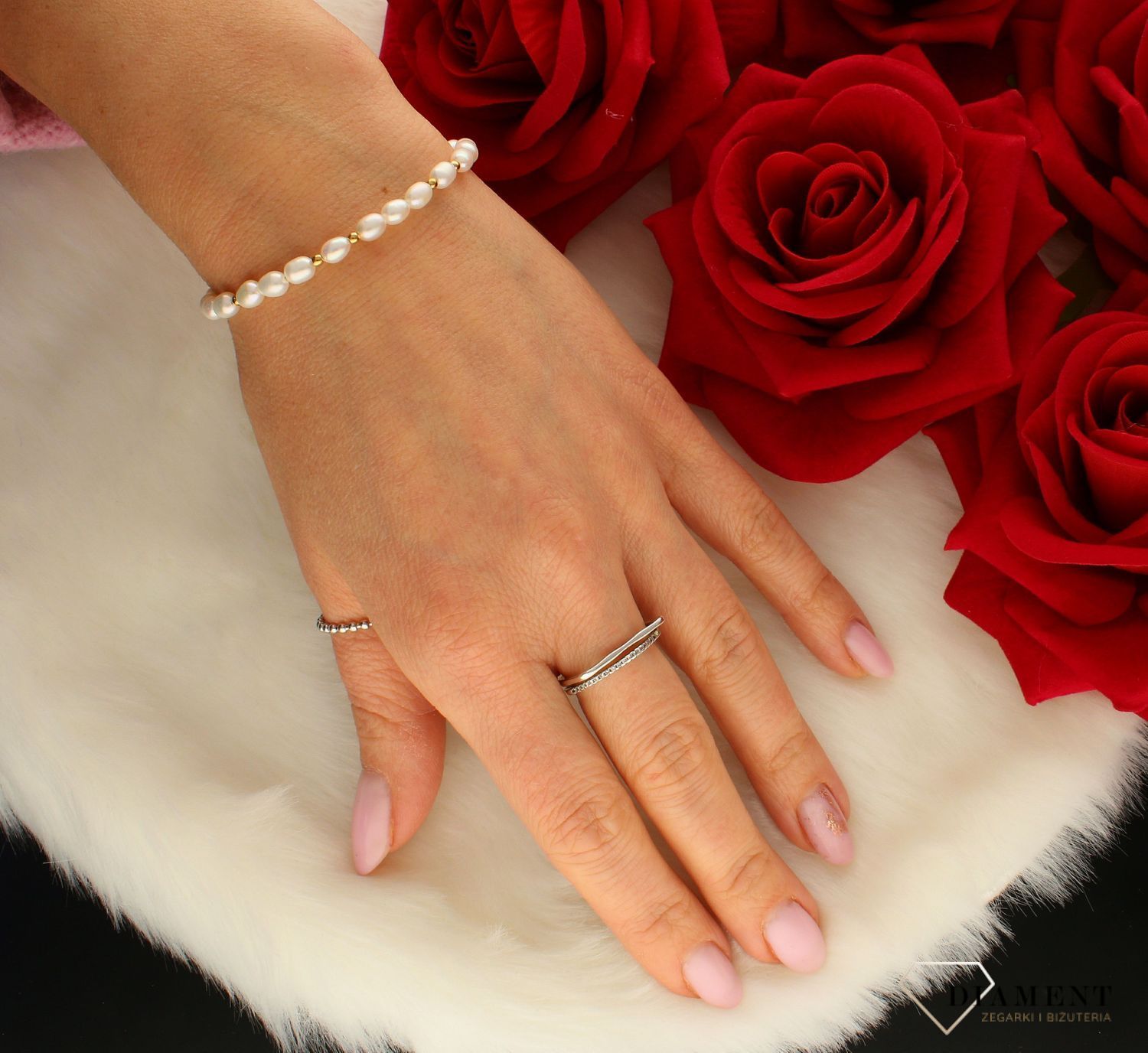 Bransoletka srebrna damska perła naturalna DIA-BRA-8046-925. Bransoletka damska z kamieniami naturalnymi. Bransoletka to niezwykle wyjątkowy i nietuzinkowy dodatek, który doskonale sprawdzi się w stylizacjach zarówno wieczorow (1).jpg