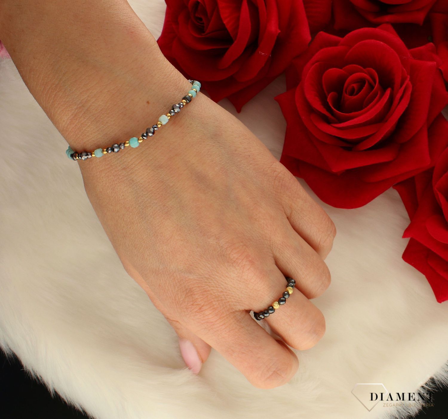 Bransoletka srebrna damska kamienie naturalne hikari, amazonit DIA-BRA-8060-925. Urocza bransoletka składająca się z drobnych kamieni naturalnych. Zastosowane kamienie w odcieniach zieleni i grafitu oprócz pięknego wyglądu p.jpg