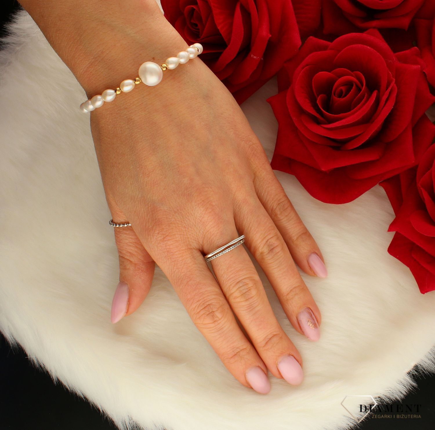 Bransoletka damska z kamieniami naturalnymi. Zastosowane perły oprócz pięknego wyglądu posiadają szereg właściwości. Bransoletki.jpg