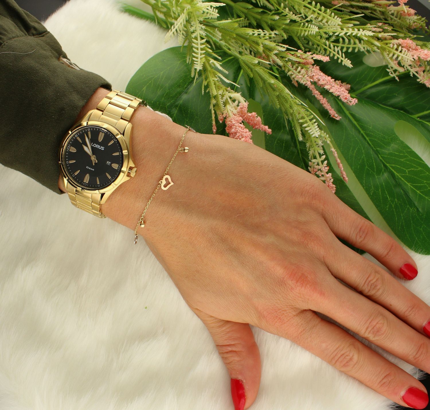 Złota bransoletka celebrytka łańcuszek z wiszącymi serduszkami DIA-BRA-8140-585 (3).jpg