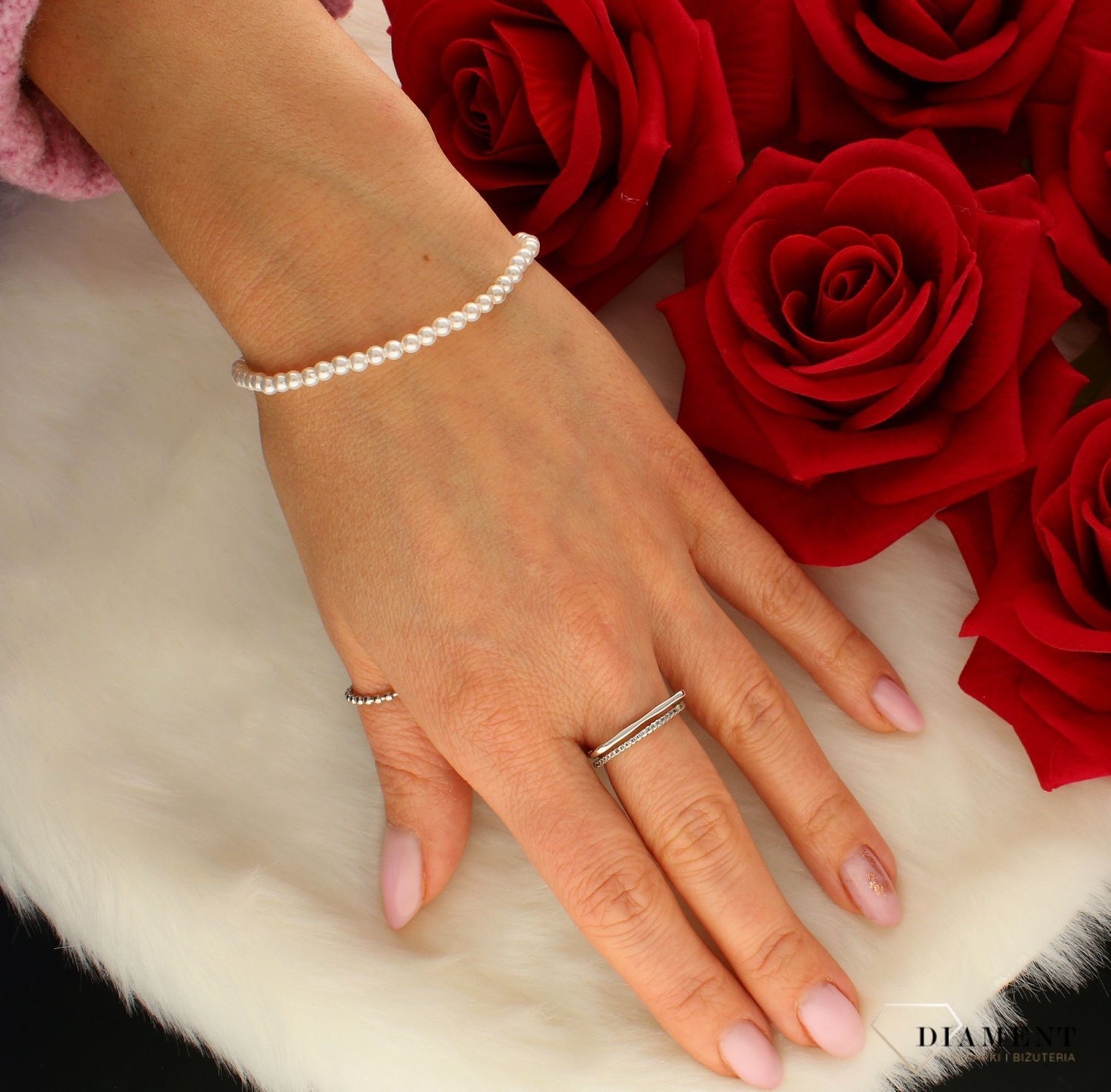 Bransoletka srebrna damska perła naturalna DIA-BRA-8153-925.  Bransoletka damska z kamieniami naturalnymi. Zastosowane perły oprócz pięknego wyglądu posiadają szereg właściwości. Bransoletki z kamieniami naturalnymi od lat z (3).jpg