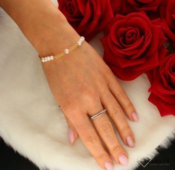Bransoletka damska pozłacana z perłą DIA-BRA-8155-925. Bransoletka srebrna pokryta złotem z perłą dla każdej kobiety. Biżuteria wykona z najwyższej próby srebra idealny pomysł na prezent. Biżuteria wykonana z najwyższej prób.jpg