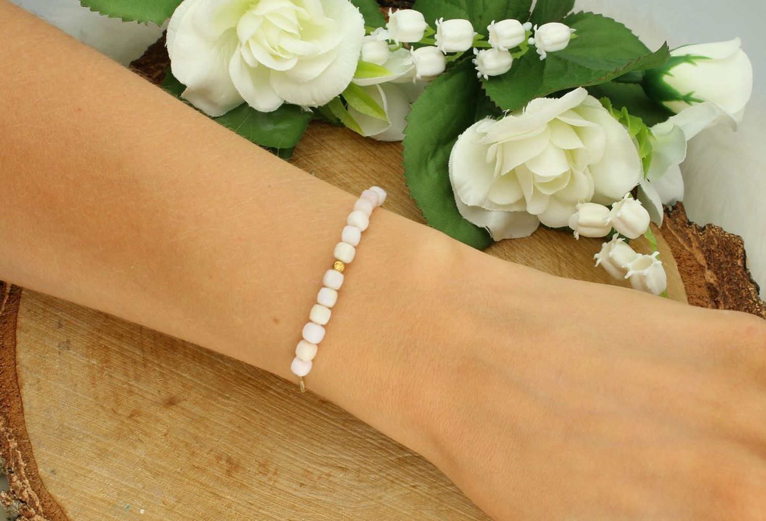 Bransoletka na sznureczku z różowymi opalami i złotą kulką - Pink Opal.jpg