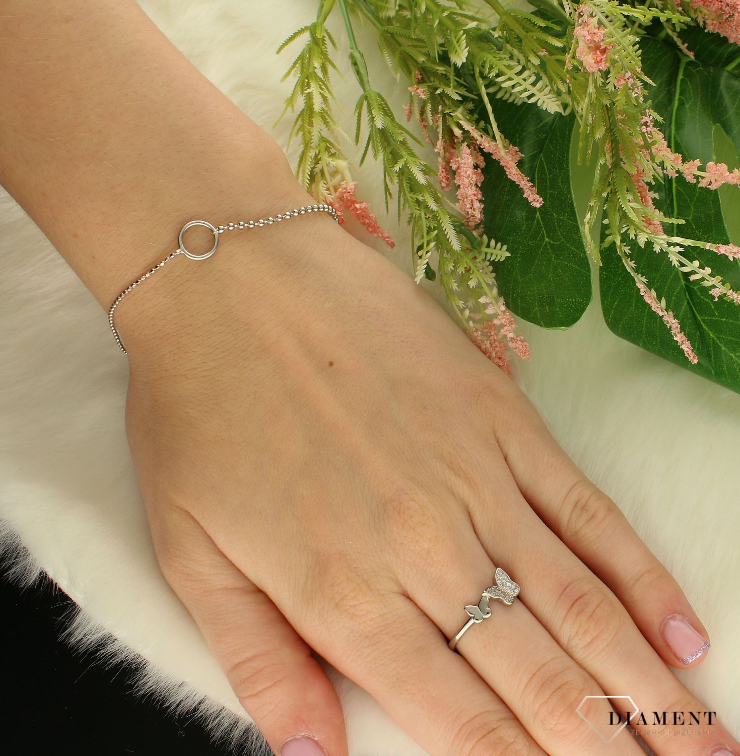 Srebrna bransoletka łańcuszek kuleczki z kółkiem DIA-BRA-8560-925. Niesamowita bransoletka wykonana z najwyższej próby srebra z subtelnym elementem kółko . Ideal (1).jpg