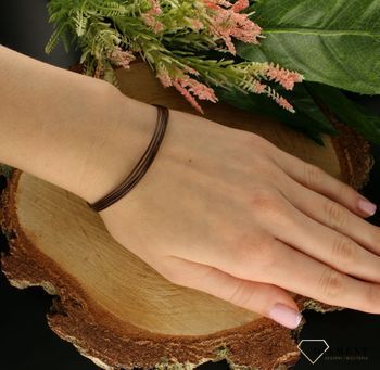 Bransoletka rzemyk do charmsów typu Pandora DIA-BRA-8648-925. Bransoletka rzemyki. Bransoletka i została wykonana ze srebra 925, ale stylem nawiązuje do biżuterii modowej. Będzie detalem doskonałym, który uzupełni nie jedną  (1).jpg
