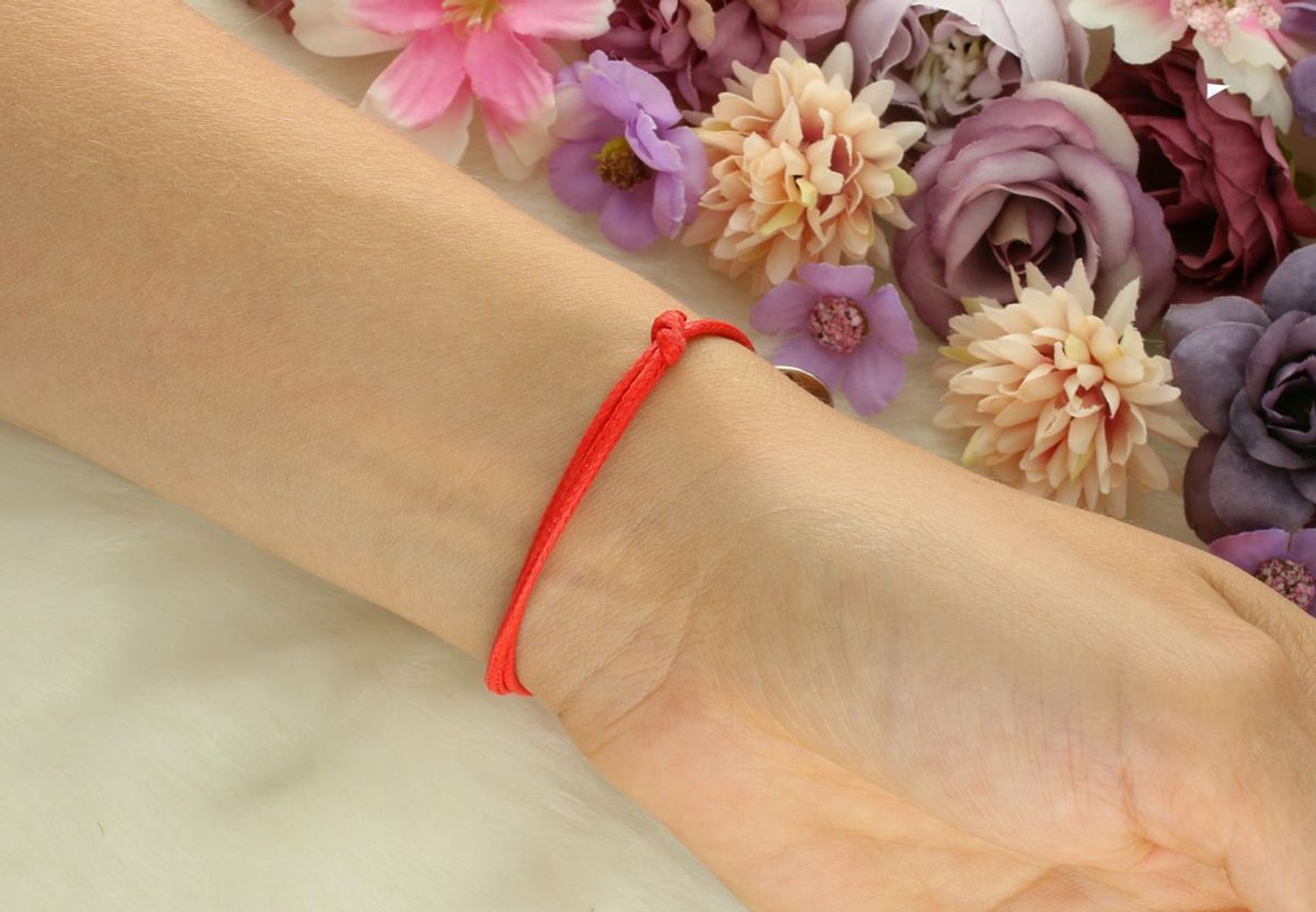 Bransoletka damska srebrna 925 z czerwoną nitką i zawieszką wózka – DIA-BRA-8841-9251.jpg