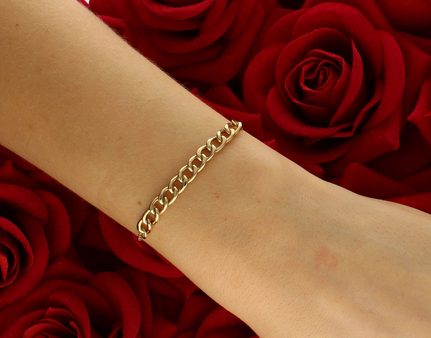 Bransoletka złota ankier, pancerka pr 585, DIA-BRA-9053-585 Złota bransoletka wykonana z 14 karatowego żółtego złota. Powstała z połączenia podwójnych splotów łańcuszków, które tworzą elegancki i trwały spot.1.jpg