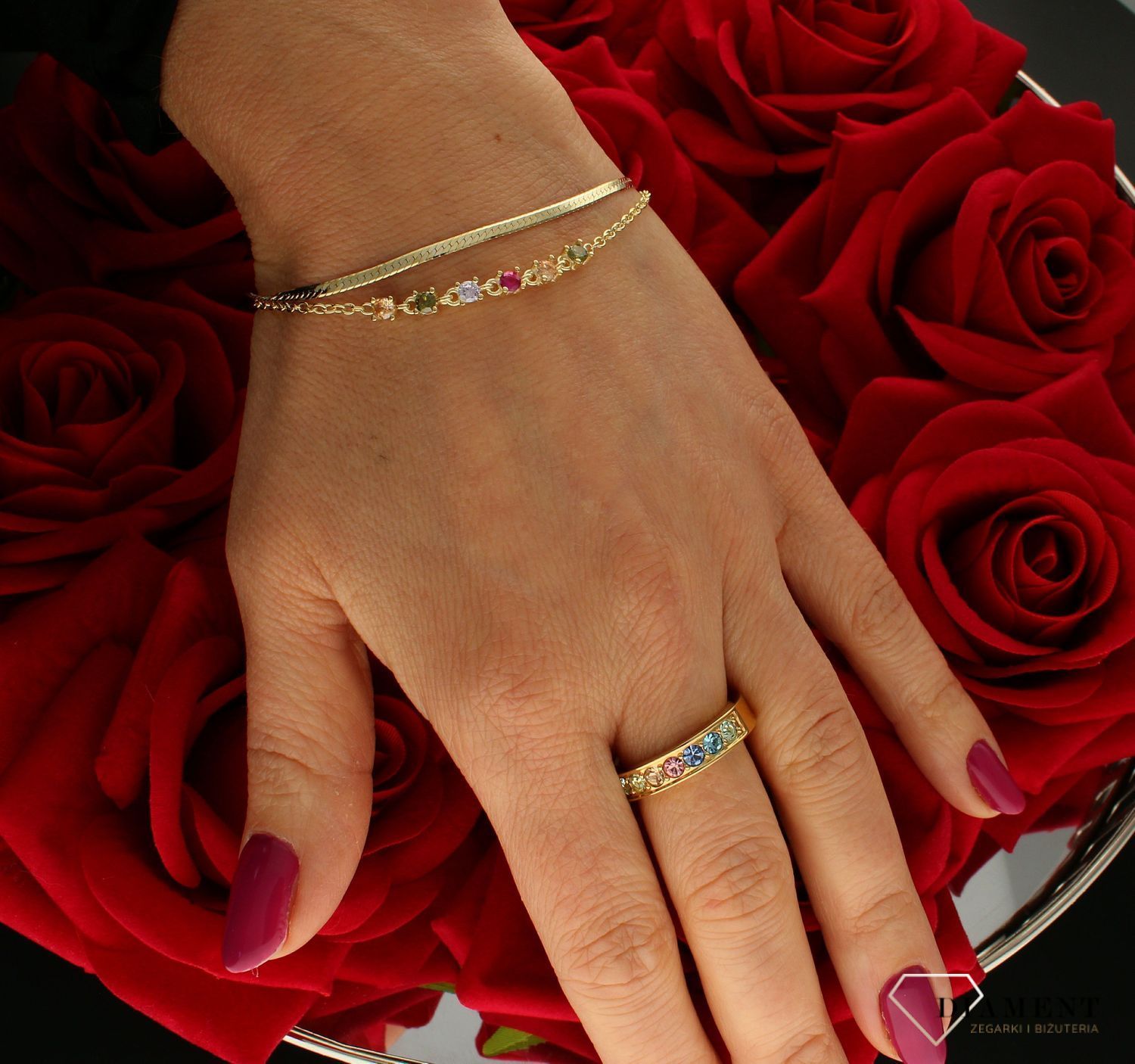 Bransoletka srebrna damska na podwójnym łańcuszku z kolorowymi cyrkoniami DIA-BRA-9102-925.  Delikatna bransoletka wykonana z najwyższej próby srebra 925 o modnym klasycznym splocie oraz drugim w formie żmijki. Bransoletka o.jpg