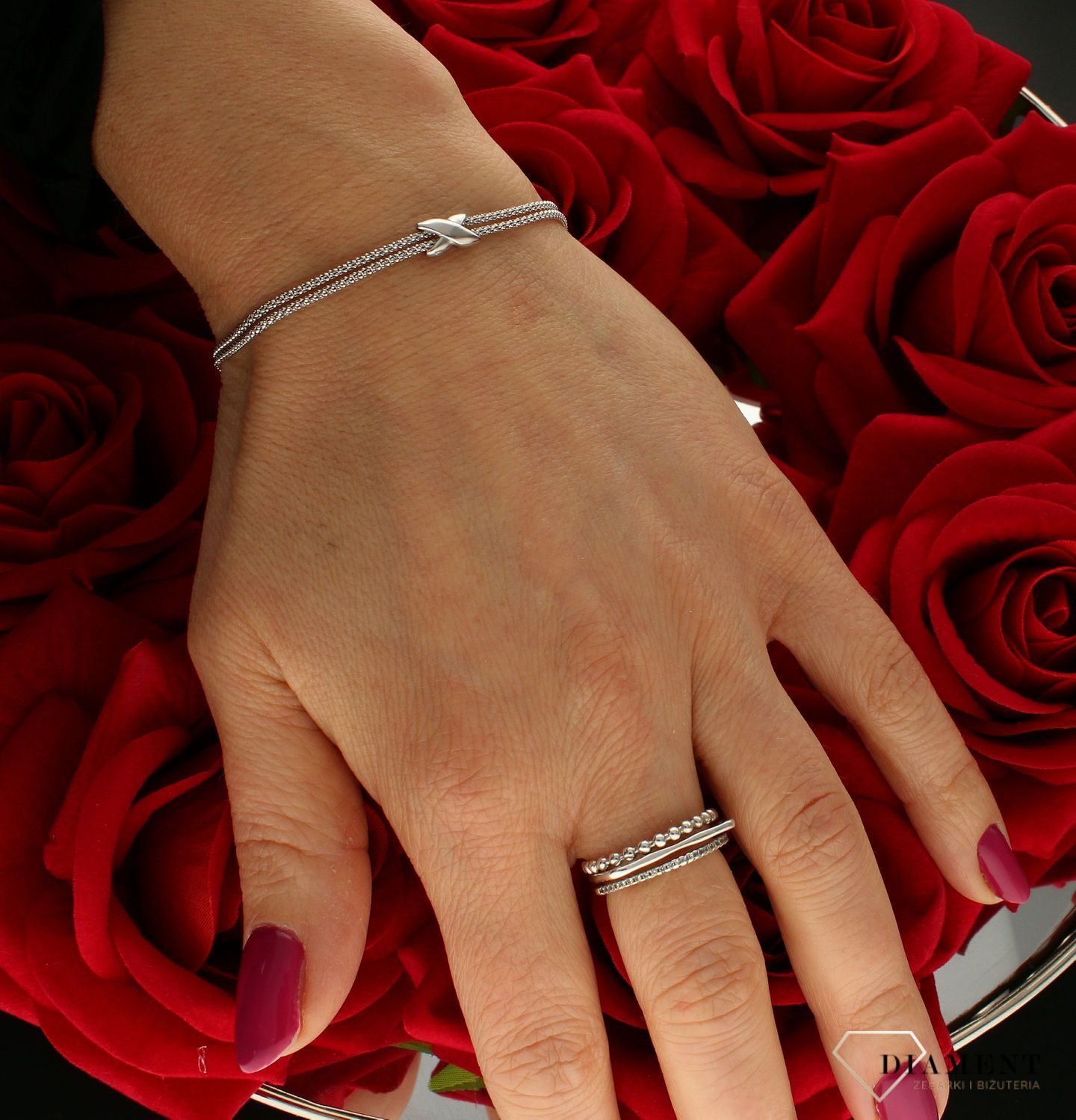 Bransoletka srebrna damska klasyczny podwójny łańcuszek DIA-BRA-9110-925. Delikatna bransoletka wykonana z najwyższej próby srebra 925 o modnym klasycznym wzorze z podwójnych łańcuszków. Idealny pomysł na prezent.  (2).jpg