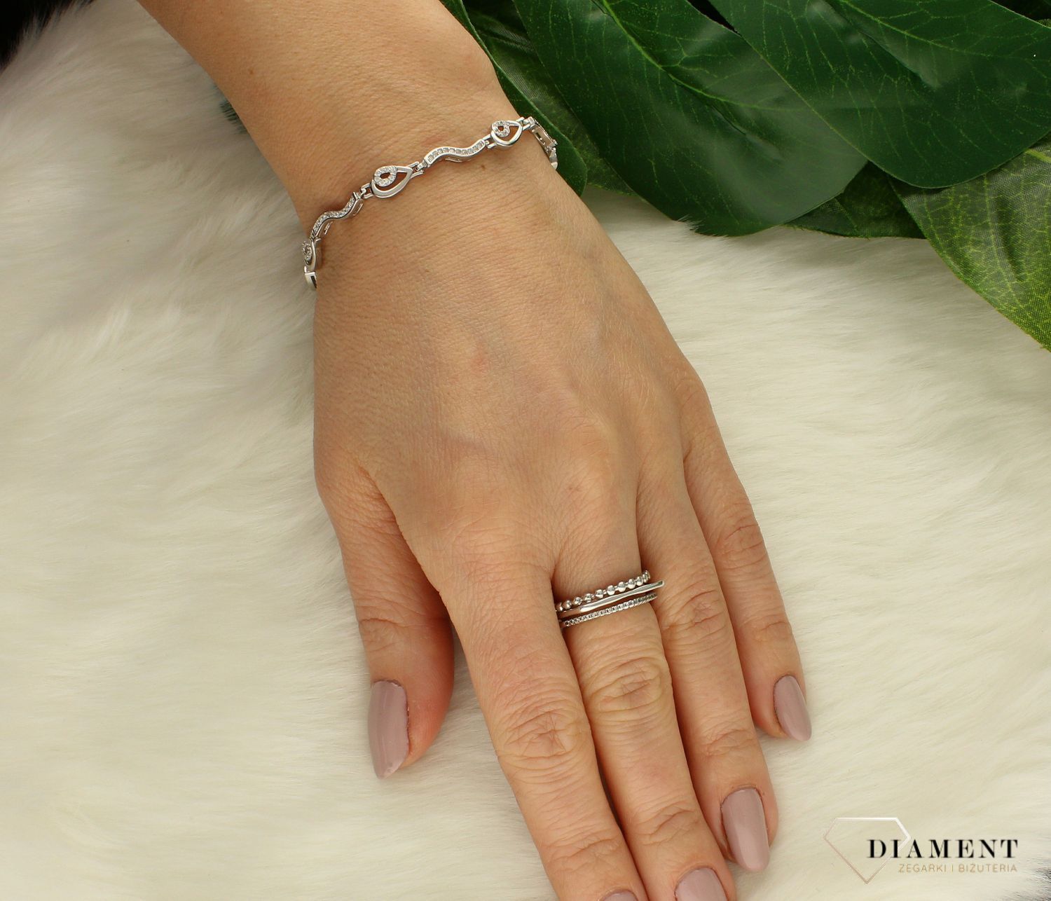 Srebrna bransoletka damska z podłużnych elementów w cyrkoniach DIA-BRA-9655-925d.jpg