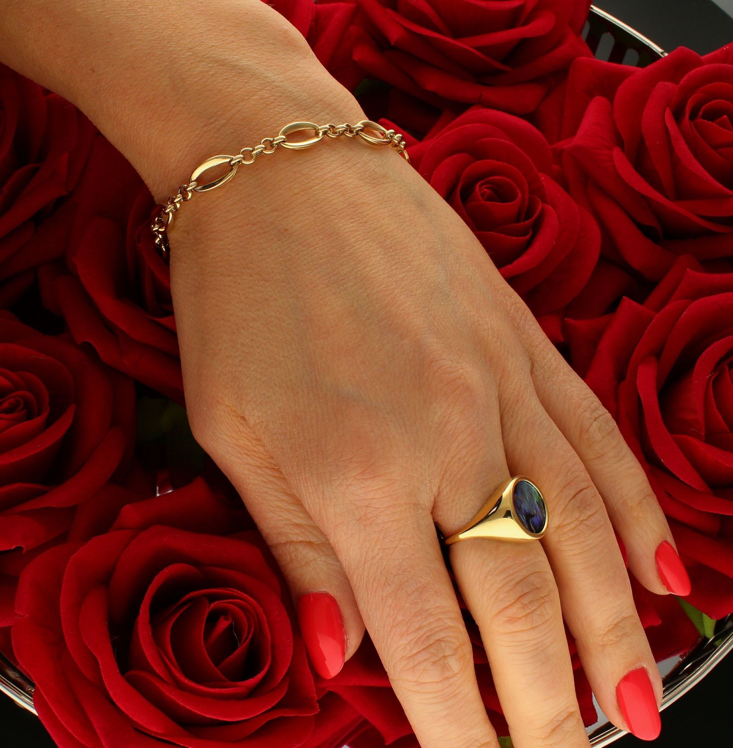 Złota damska bransoletka 585 o splocie  łezki przeplatane okrągłymi złotymi elementami.jpg