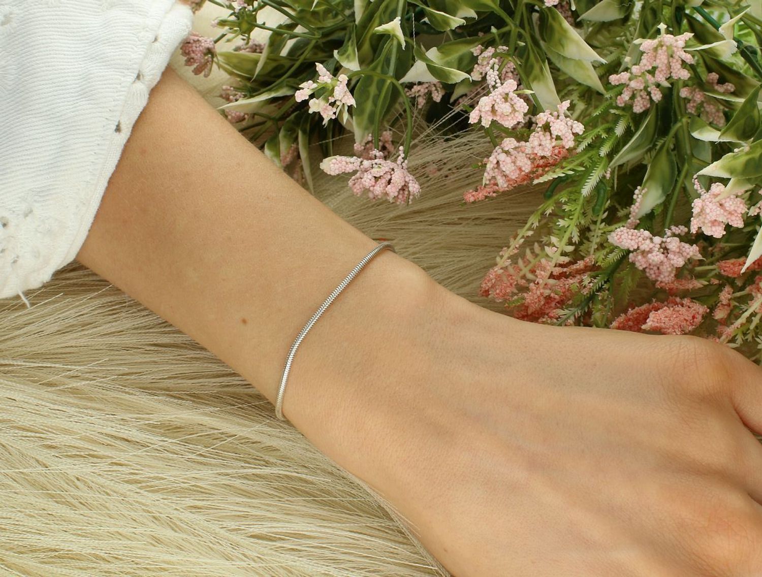 Bransoletka srebrna próba 925, lineczka DIA-BRA-9801-925 Subtelna, elegancka i uniwersalna – srebrna bransoletka typu lineczka to doskonały wybór dla kobiet ceniących ponadczasowy minimalizm.1.jpg