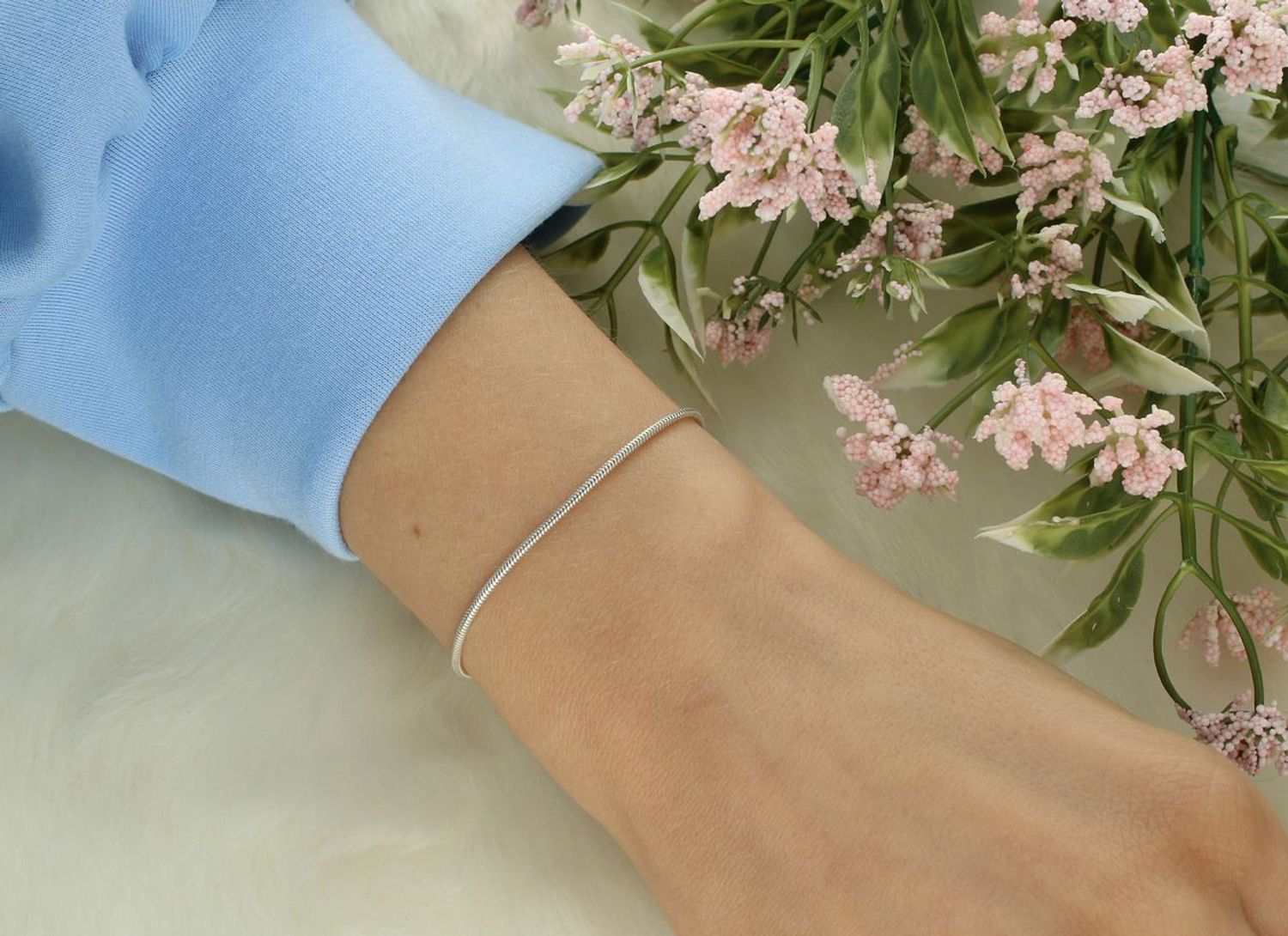 Srebrna bransoletka żyłka 925 ✨ 19 cm, waga 1,72 g, zapięcie karabińczyk. Delikatna i elegancka – idealna na co dzień i na prezent. Minimalistyczna i ponadczasowa – ta srebrna bransoletka typu ż1.jpg