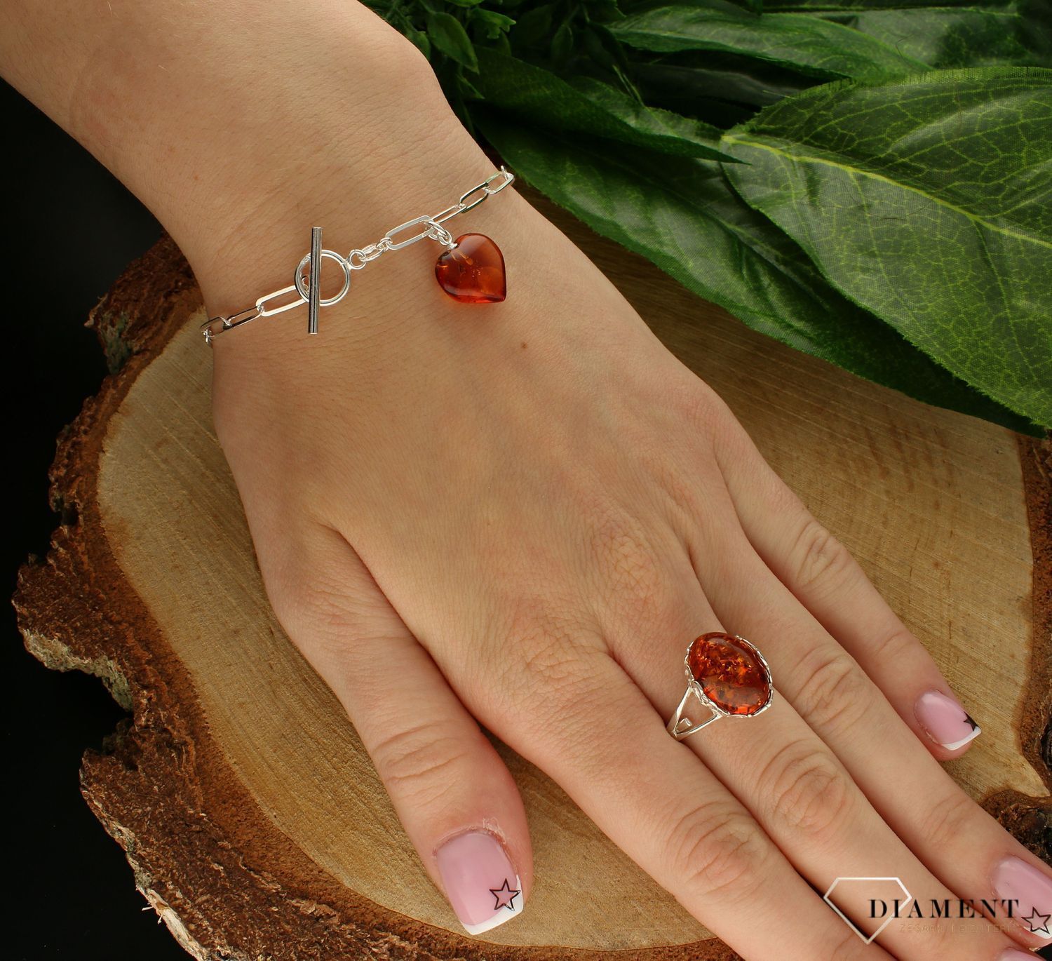 Srebrna bransoletka damska 925 z bursztynowym sercem DIA-BRA-9854-925. Srebrna bransoletka damska z kamieniami. Srebrna bransoletka damska z bursztynem. Srebrna bransoletka idealna na prezent dla kobiety (1).jpg