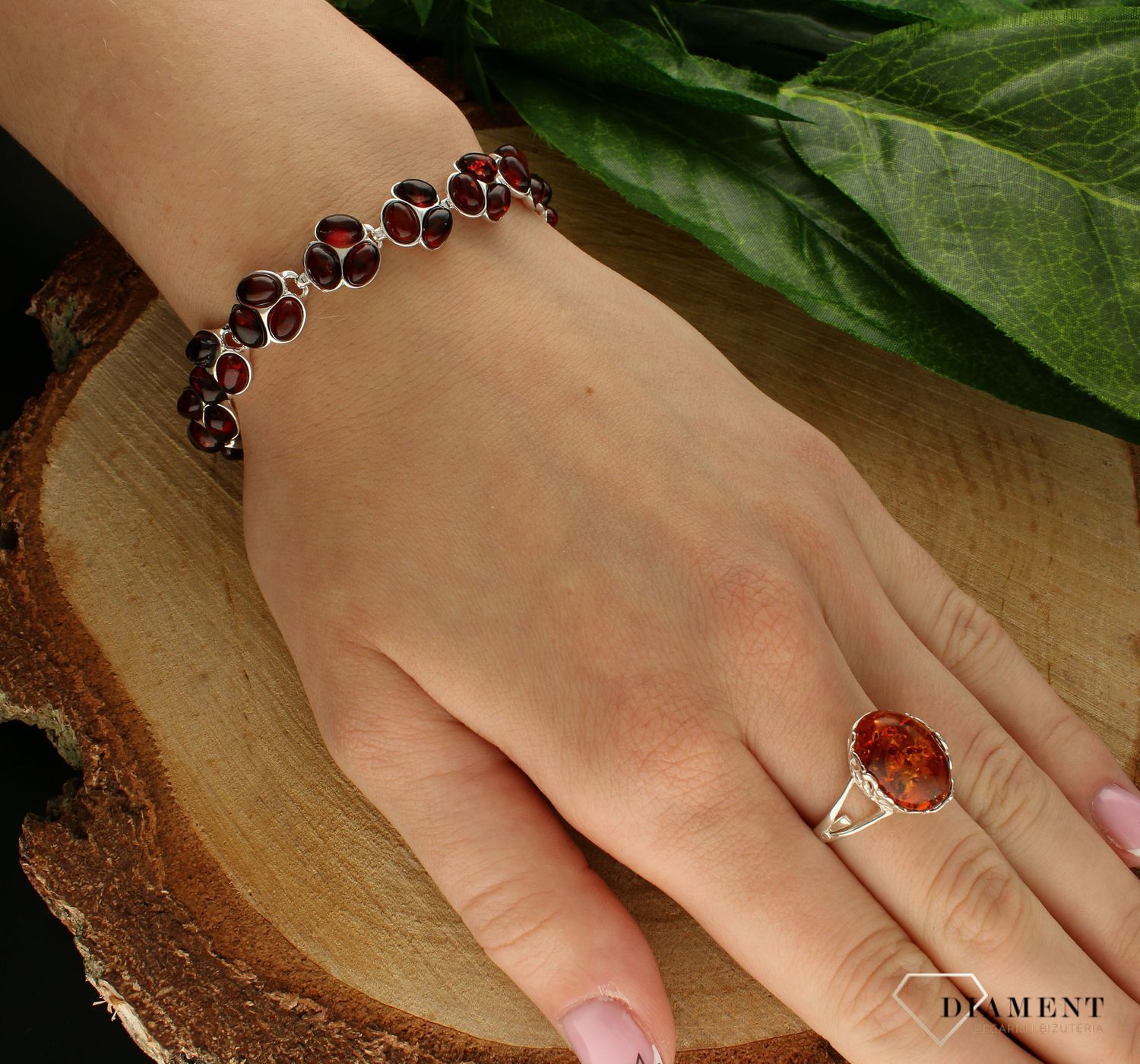 Srebrna bransoletka damska z koniakowym bursztynem bałtyckim DIA-BRA-9959-925. Srebrna bransoletka damska z kamieniami. Srebrna bransoletka damska z bursztynem. Srebrna bransoletka idealna na prezent dla kobiety (2).jpg