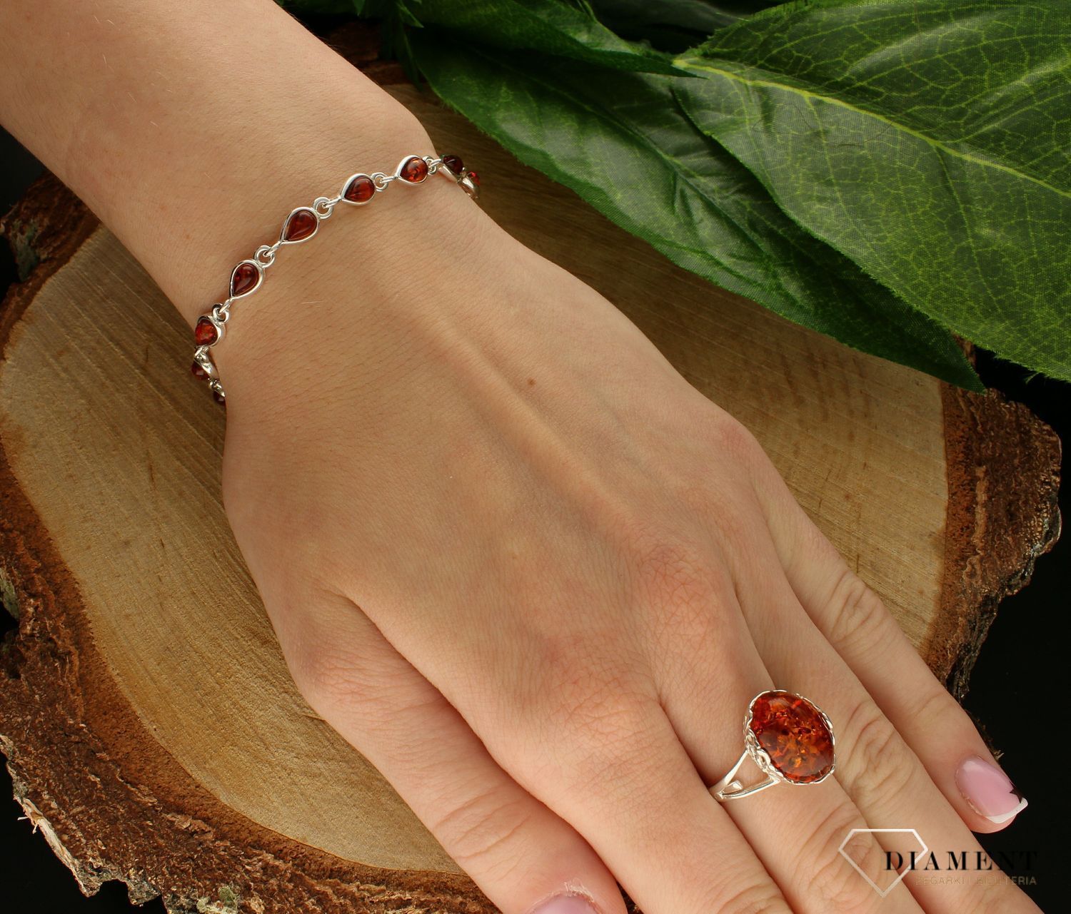 Srebrna bransoletka damska łezki z koniakowym bursztynem bałtyckim DIA-BRA-9968-925. Srebrna bransoletka damska idealna na preze.jpg