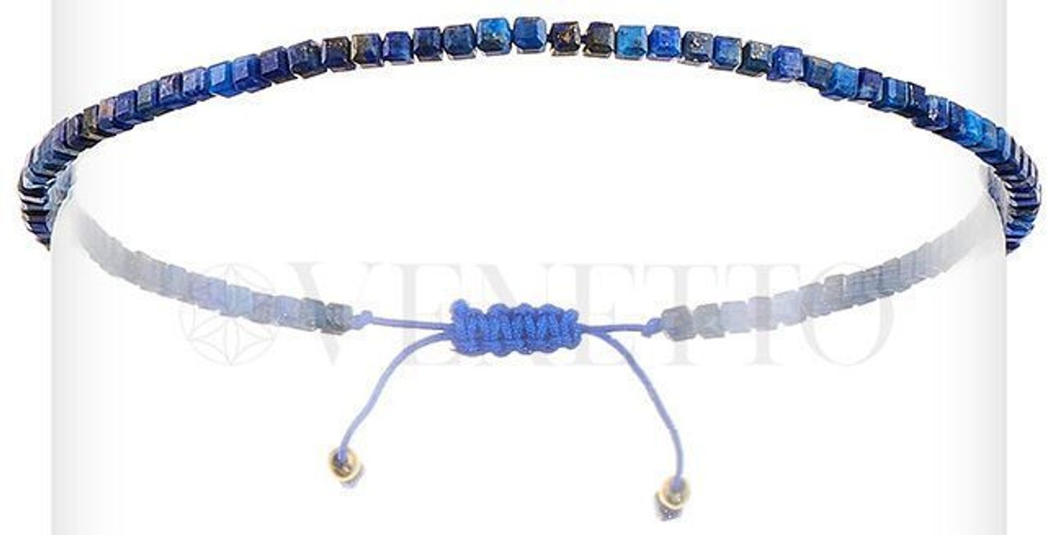 Subtelna bransoletka damska z naturalnym lapisem lazuli na granatowym sznureczku. Regulowane zapięcie i ponadczasowy styl – idealna na co dzień i na prezent.1.jpg