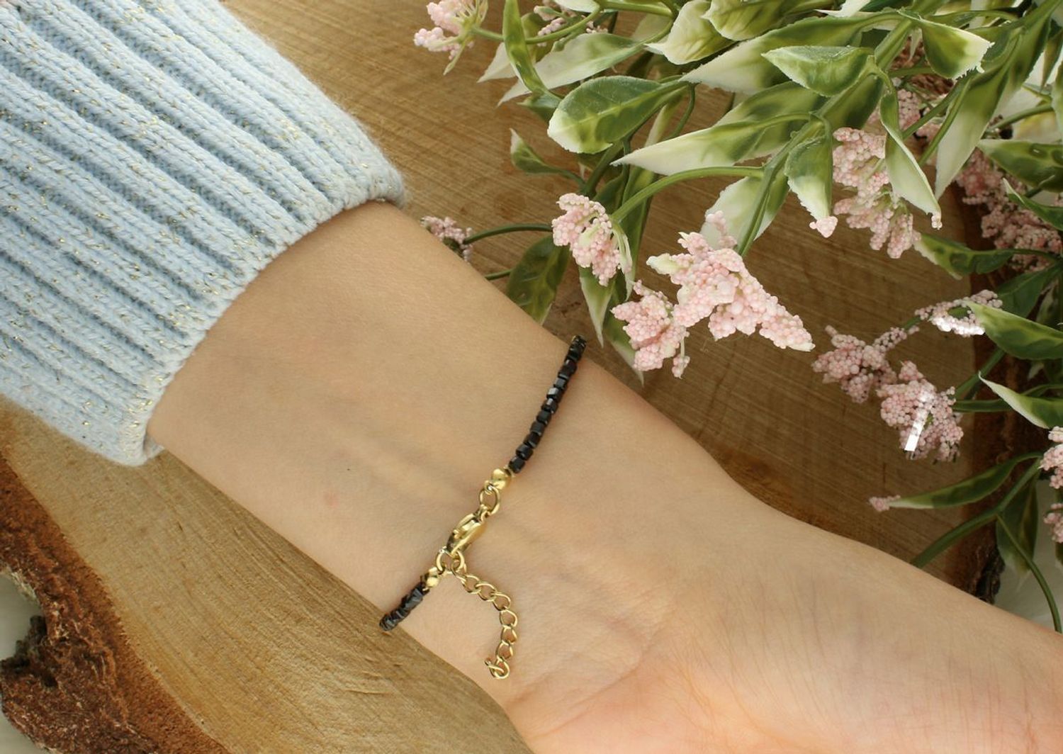 Bransoletka damska stalowa z naturalnym spinelem – długość 16 cm + 3 cm, zapięcie na karabińczyk black.jpg