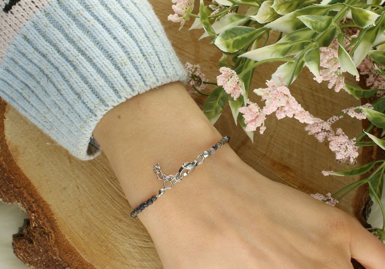 Bransoletka damska stalowa z naturalnymi szafirami – zapięcie na karabińczyk, długość 16 cm + 2 cm szafir.jpg