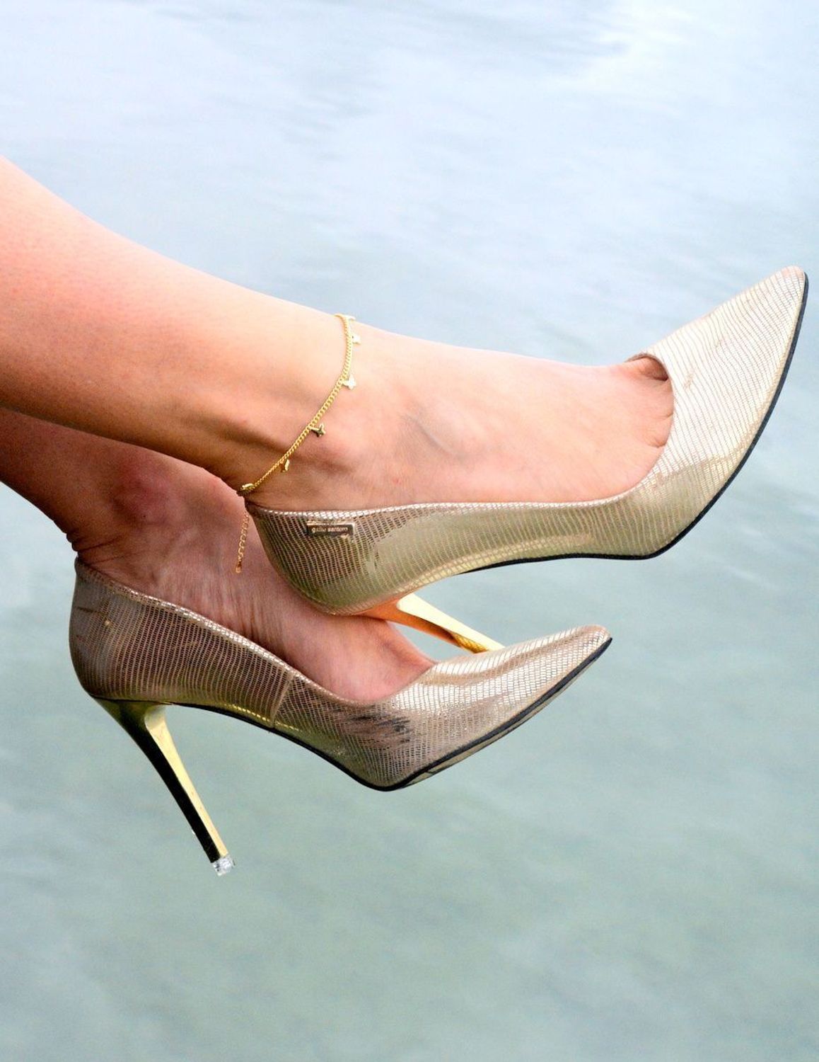 Srebrna bransoletka na nogę z motylkami pozłacana DIA-BRA-AH9318Y-925.jpg