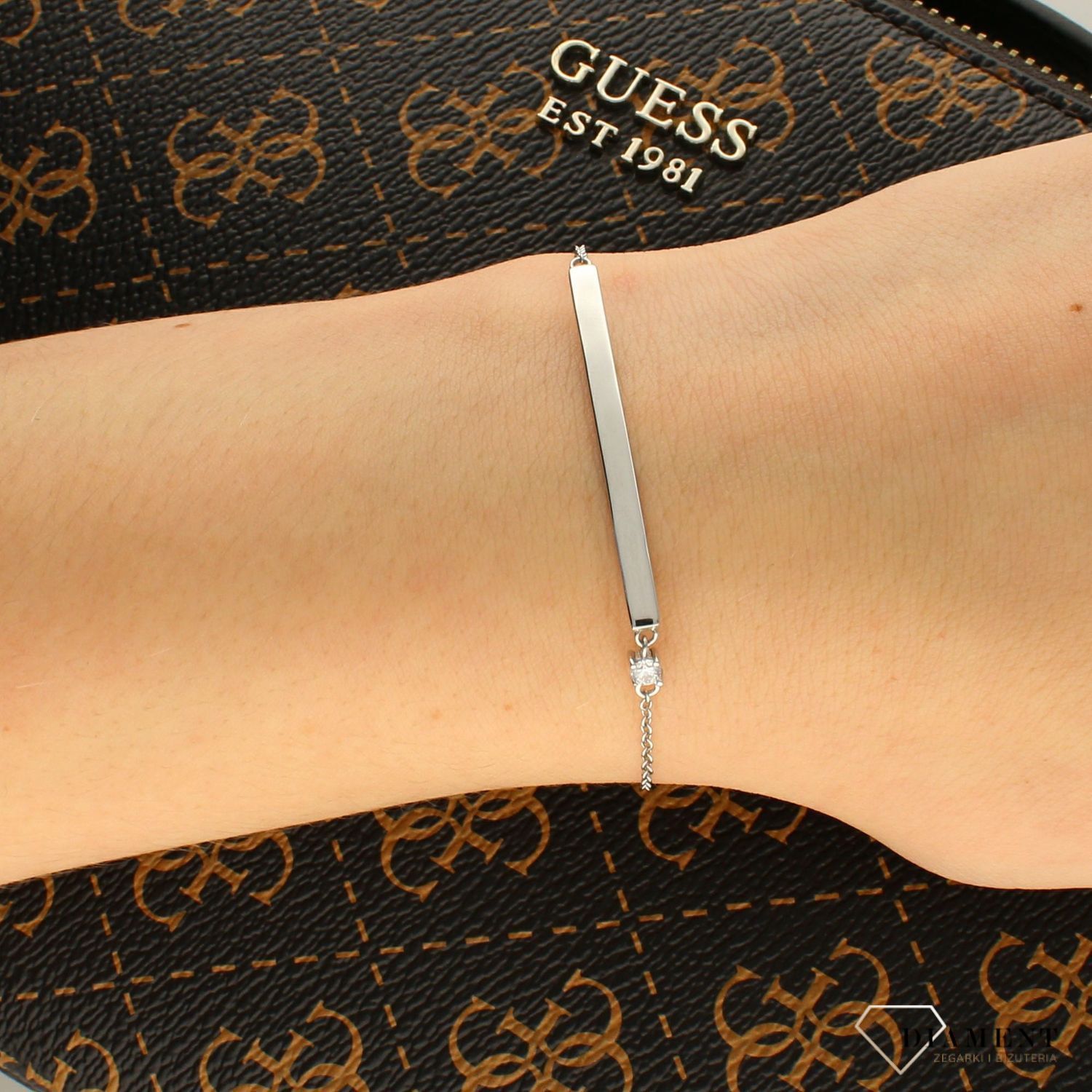 Srebrna bransoletka gładka blaszka z błyszczącą cyrkonią DIA-BRA-APARTI13-925.jpg