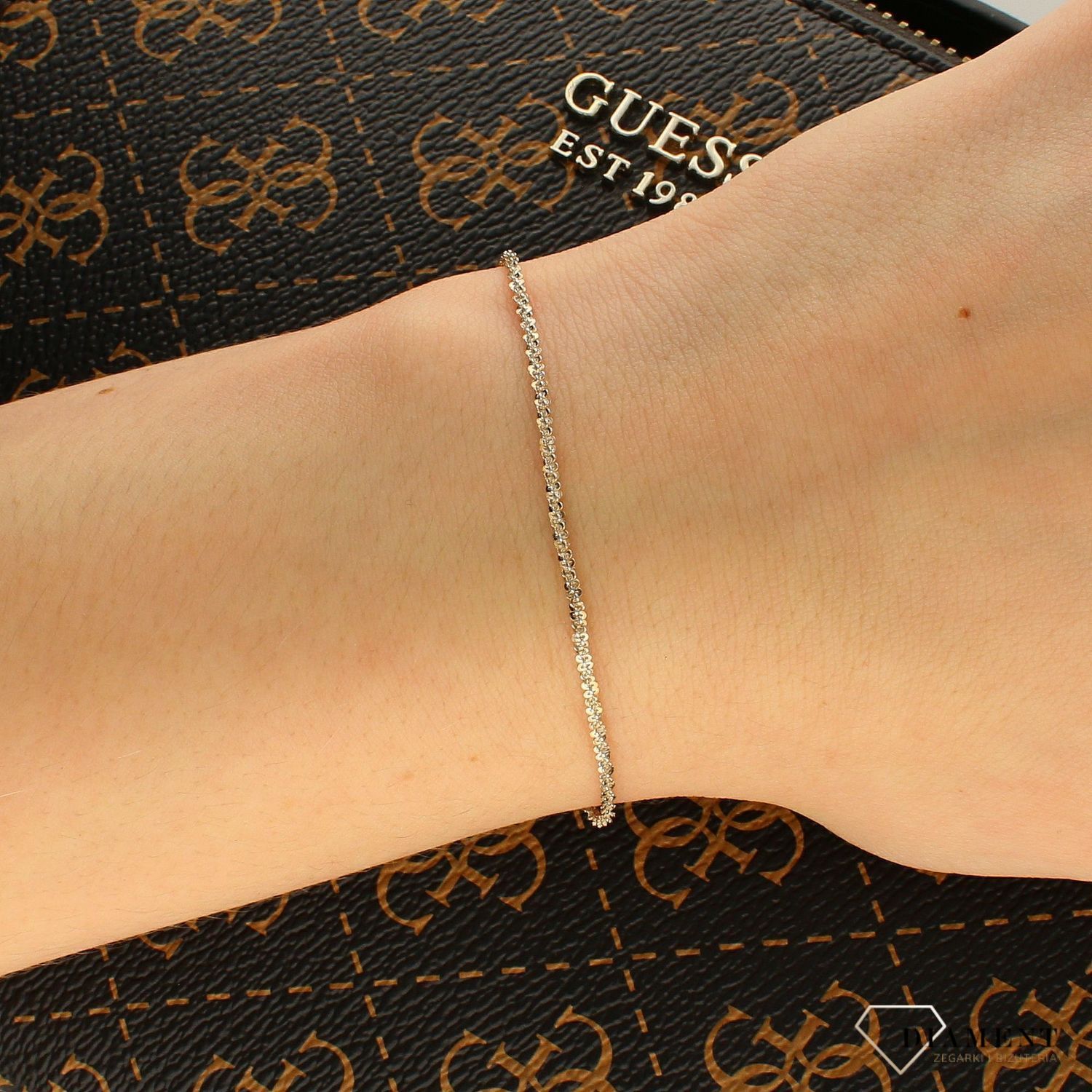 Srebrna bransoletka o biżuteryjnym splocie DIA-BRA-APARTI36-925.jpg