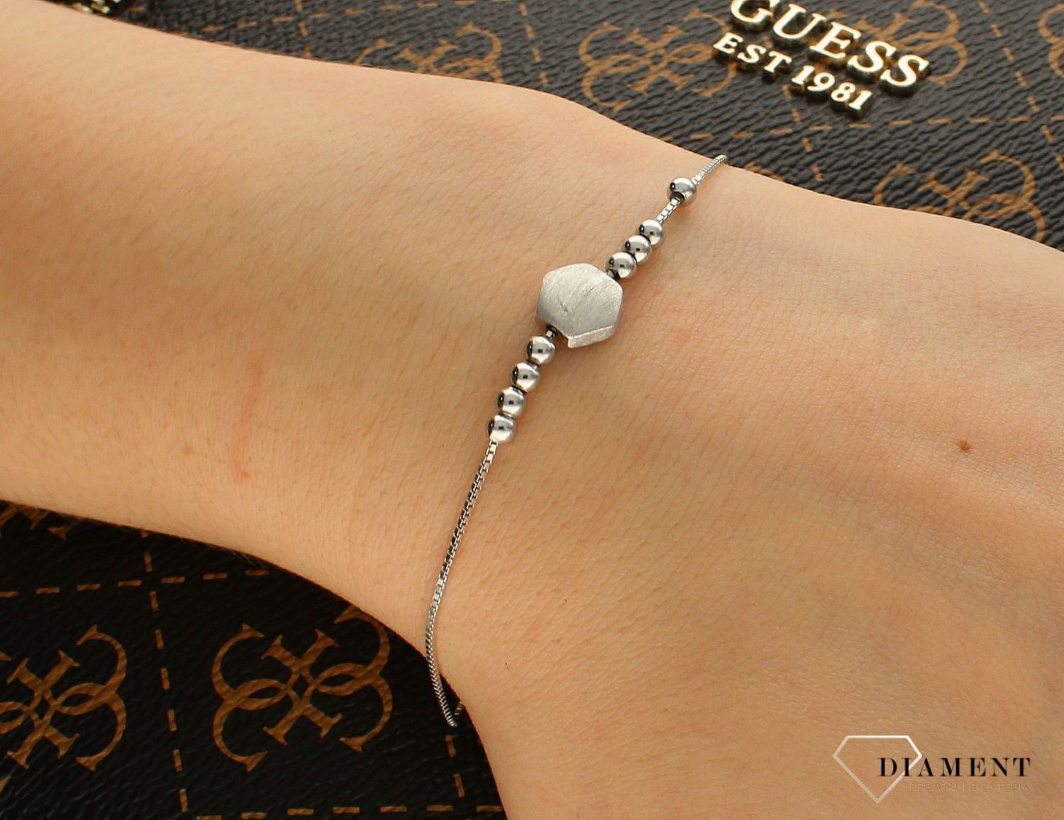 Srebrna bransoletka z matową zawieszką i gładkimi kuleczkami DIA-BRA-APARTI39-925.jpg