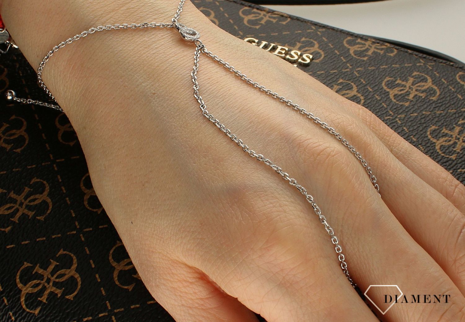 Srebrna bransoletka nowoczesny styl z zawieszką dwa kółka z cyrkonią DIA-BRA-APARTI48925 (3).jpg