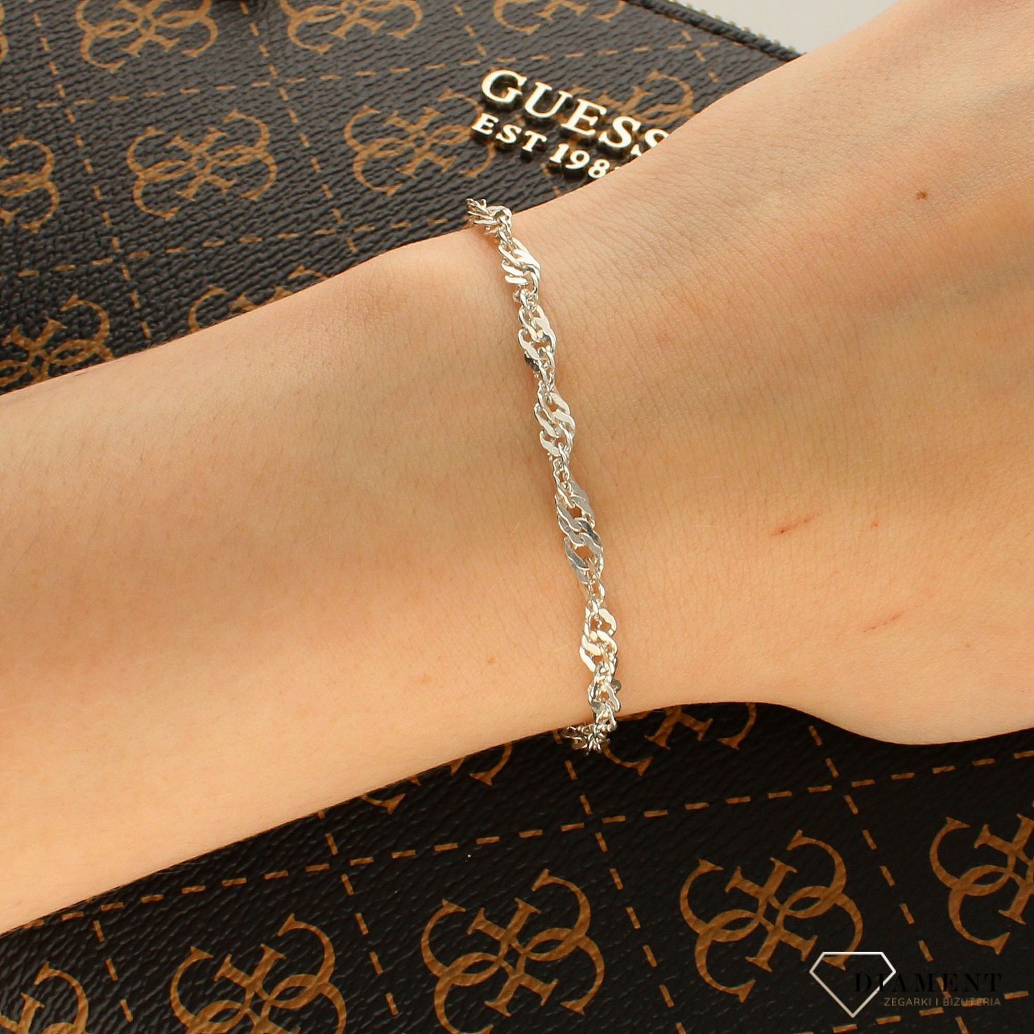 Srebrna bransoletka o splocie singapur DIA-BRA-APARTI99-925. Bransoletka srebrna damska, męska. Bransoletka srebrna uniwersalna. Bransoletka srebrna o splocie singapur. Bransoletka srebrna to idealny pomysł (1).jpg