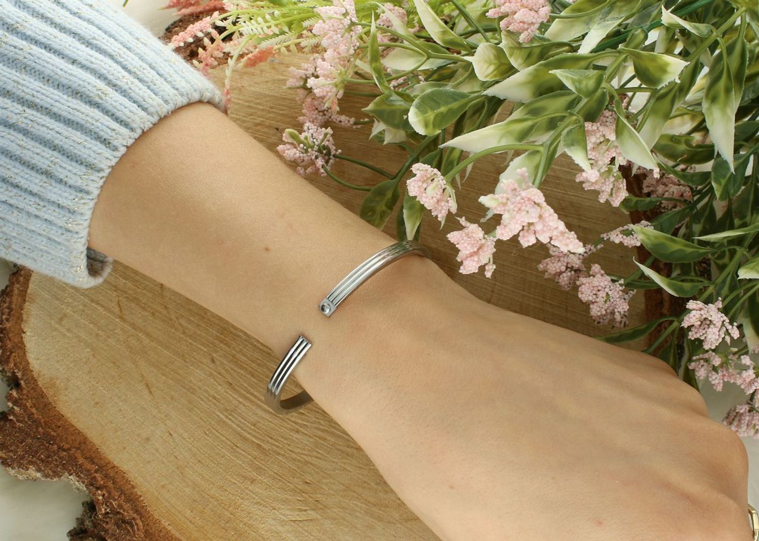 Bransoletka damska sztywna stalowa 4 mm, 17 cm  DIA-BRA-B1742436-STAL stal..jpg