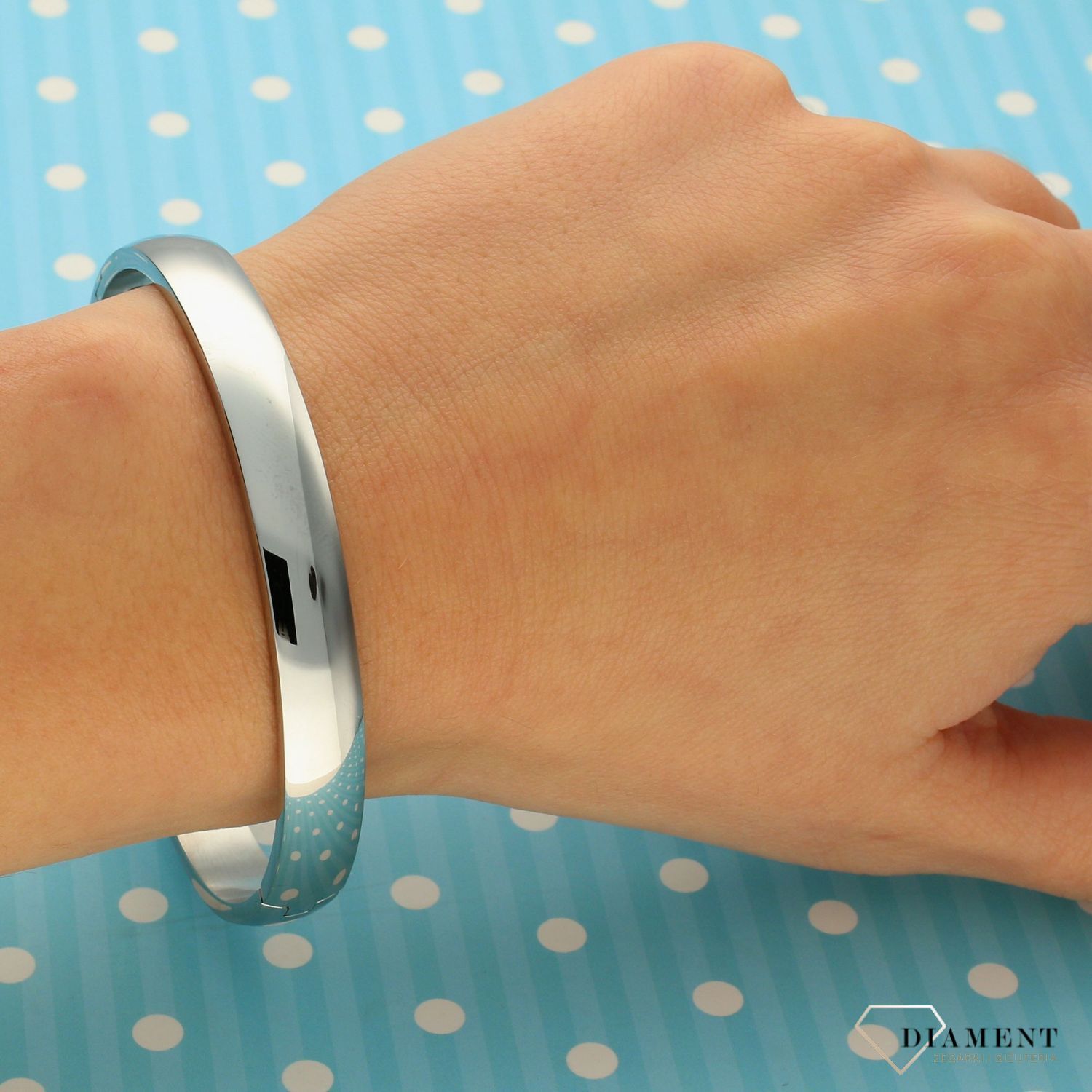 Stalowa bransoletka kółko owal DIA-BRA-B372336-STAL.  Elegancka bransoletka dla każdej kobiety. Doskonała propozycja dla kobiet, które cenią sobie efektowne i zarazem proste dodatki. (2).jpg