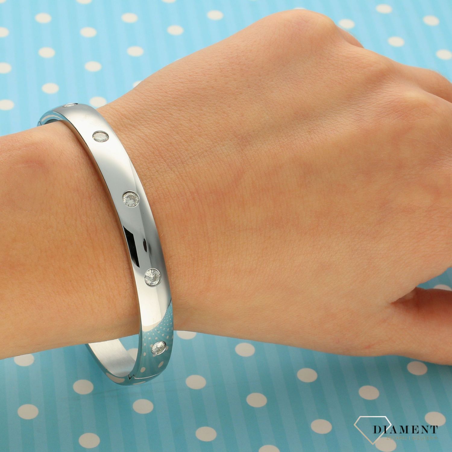 Stalowa bransoletka kółko owal DIA-BRA-B492336-STAL. Elegancka bransoletka dla każdej kobiety. Doskonała propozycja dla kobiet, które cenią sobie efektowne i zarazem proste dodatki..jpg