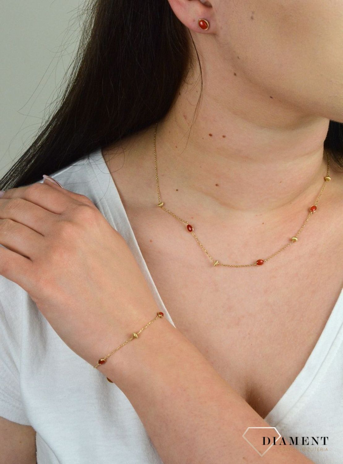 Złota bransoletka celebrytka z koralem i złotymi kuleczkami DIA-BRA-BF2046A-585.jpg