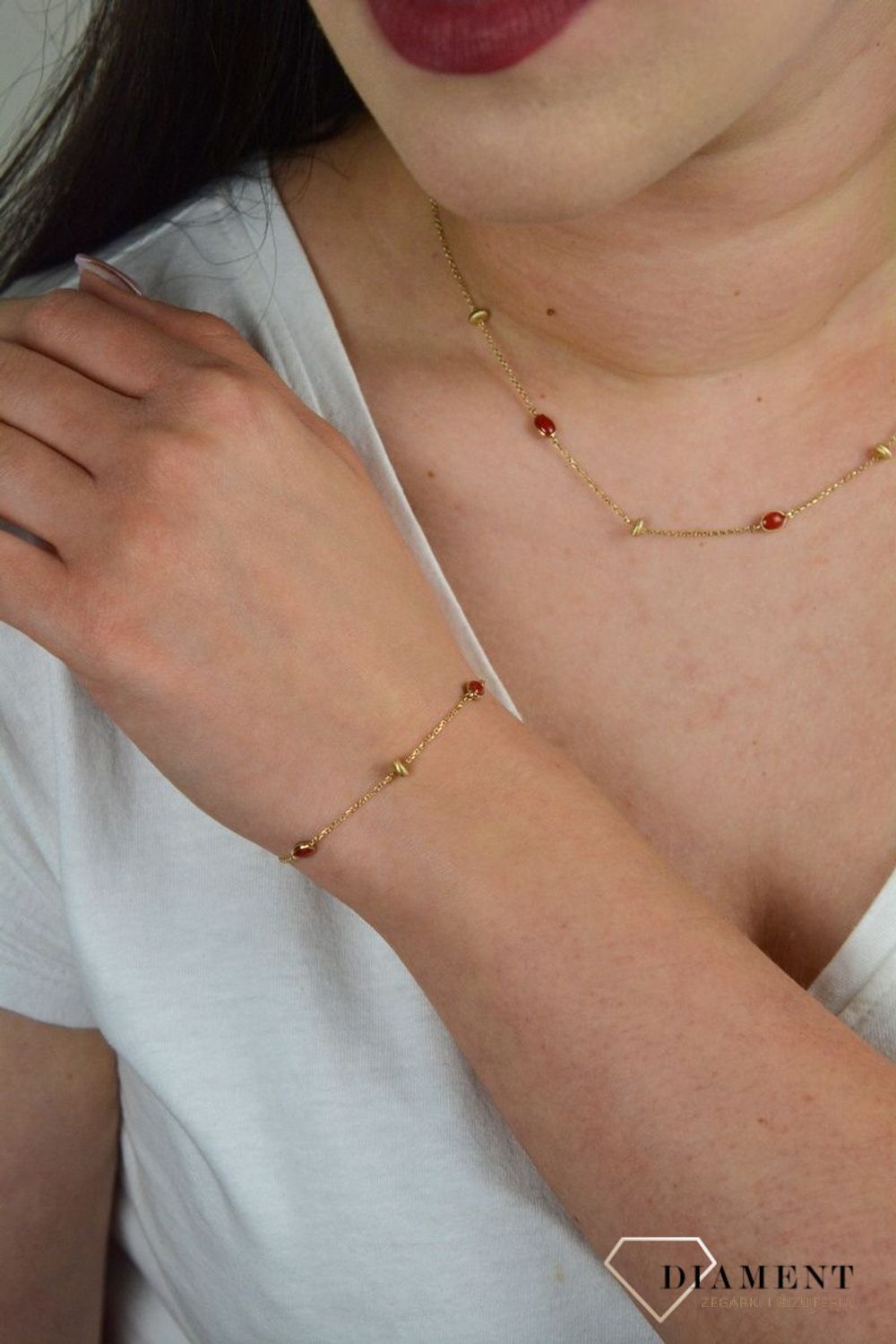 Złota bransoletka celebrytka z koralem i złotymi kuleczkami DIA-BRA-BF2046A-585.jpg