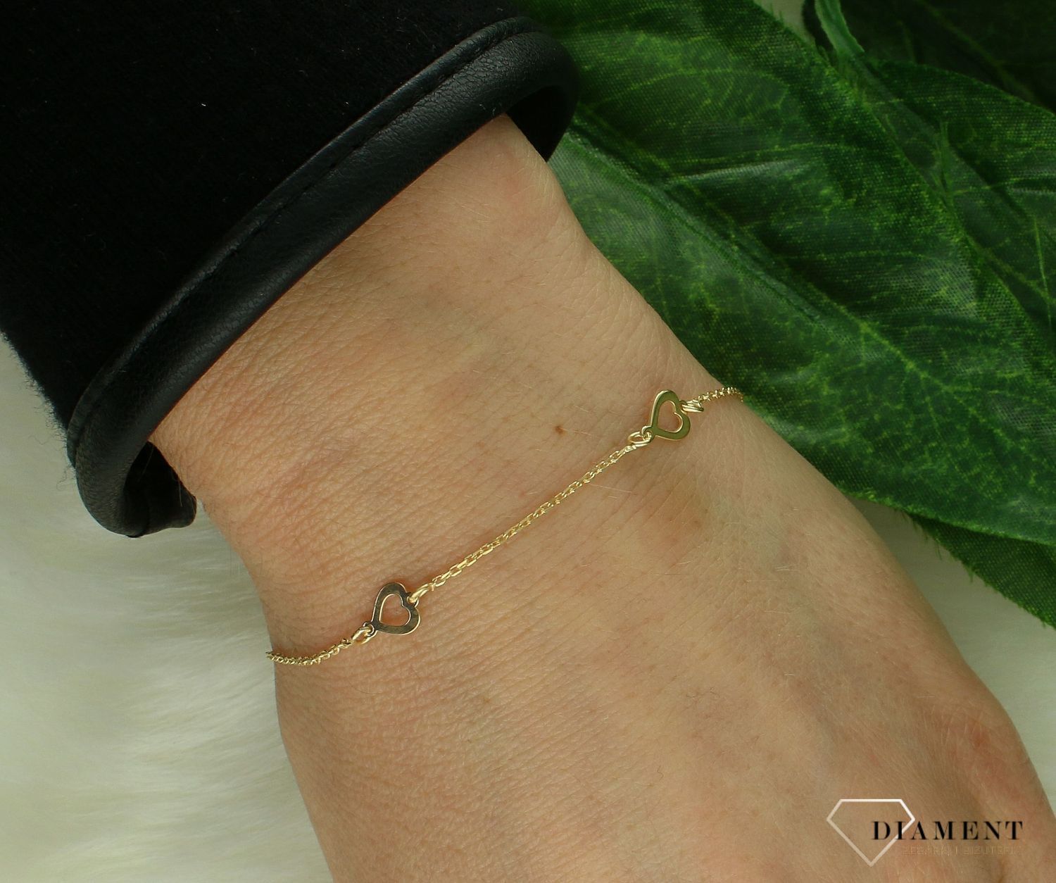 Srebrna bransoletka 925 celebrytka pozłacana z serduszkami DIA-BRA-BR7068G-925. Srebrna bransoletka damska. Srebrna bransoletka pozłacana. Bransoletka srebrna z serduszkami. Bransoletka damska klasyczna celebrytka. Bransoletka na prezent..jpg